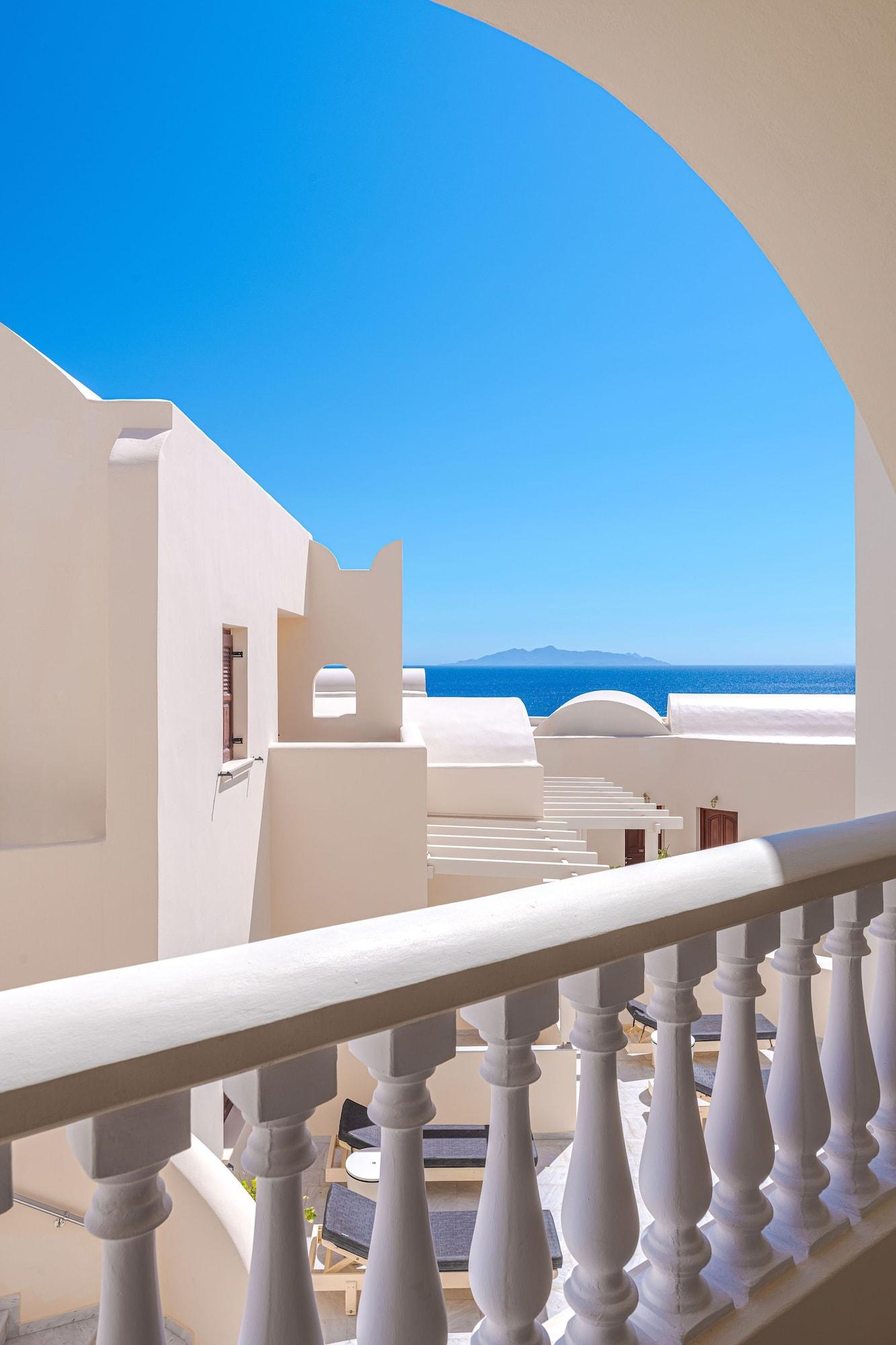 Epavlis & Kamari (Santorini)