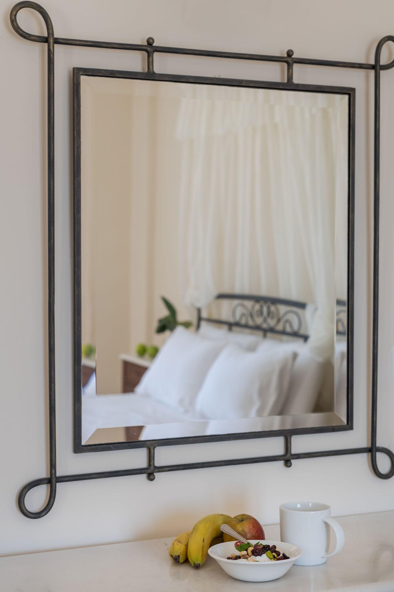 Epavlis & 4* Kamari (Santorini)