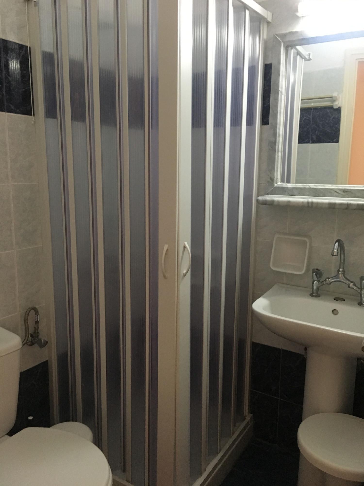 Hotel Avra 2*