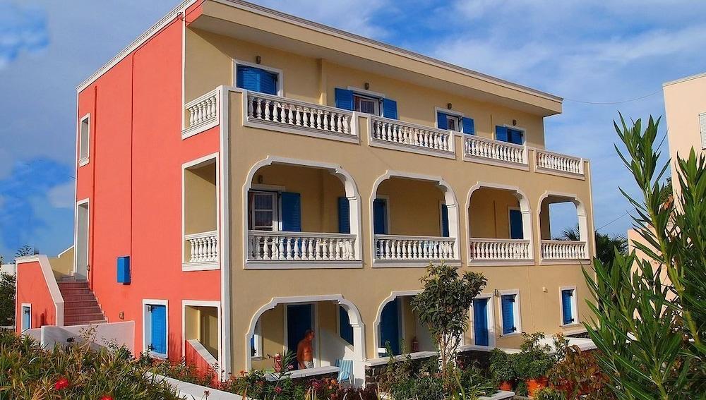 Avra 2* Kamari (Santorini)