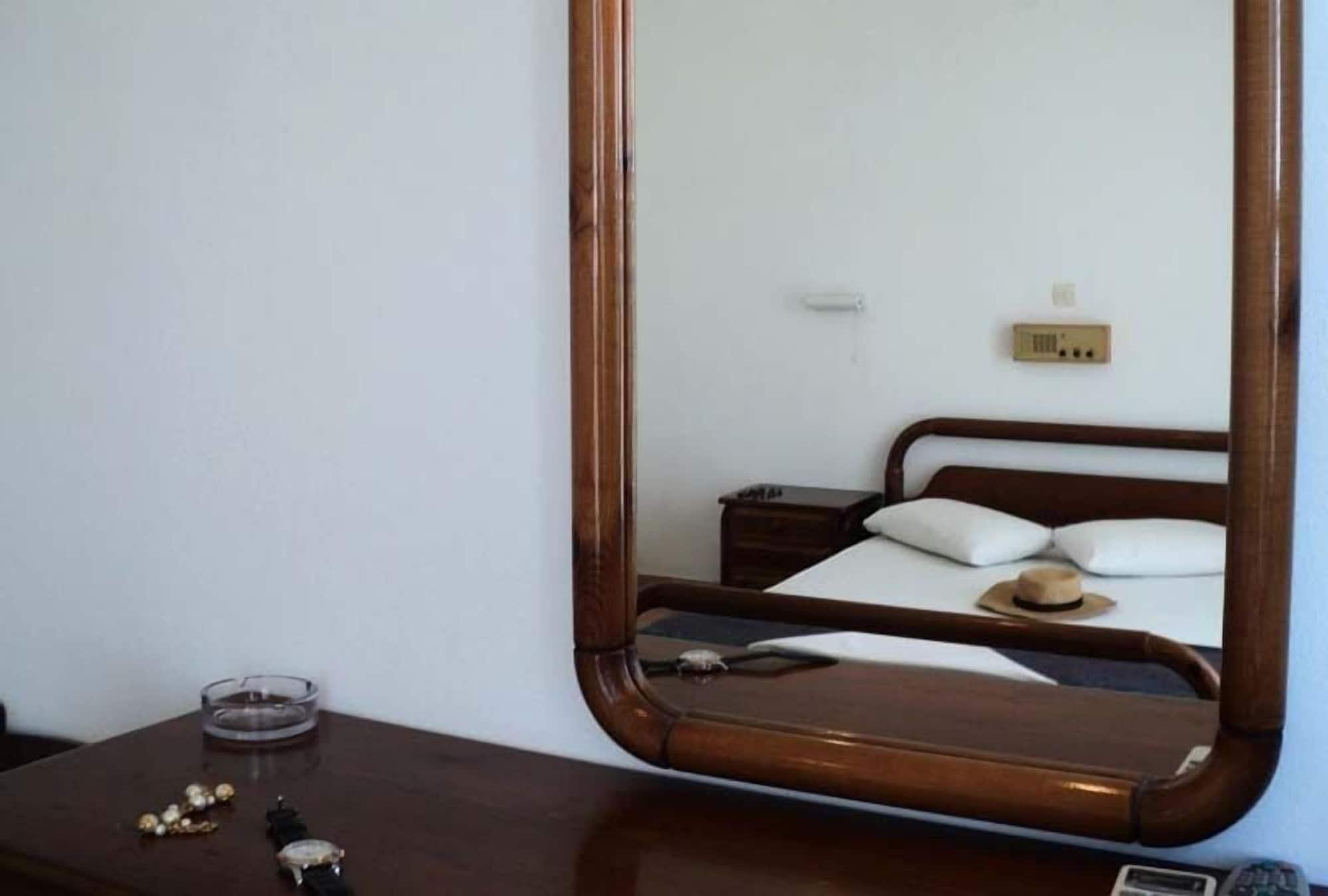 Hotel Adamastos Akrotiri (Santorini)