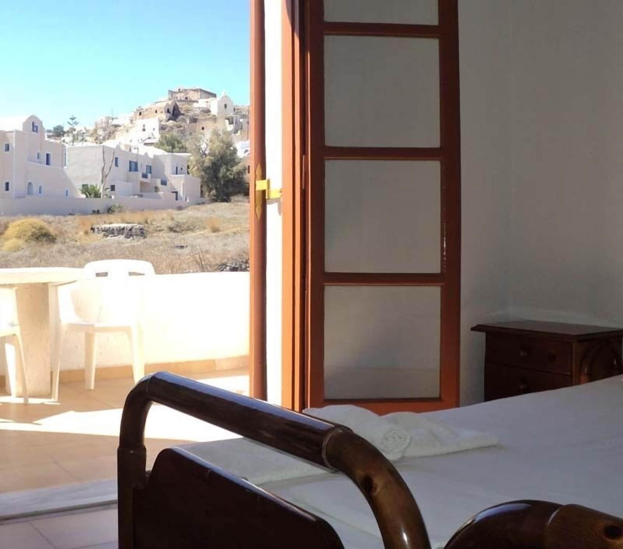 Adamastos 3* Akrotiri (Santorini)
