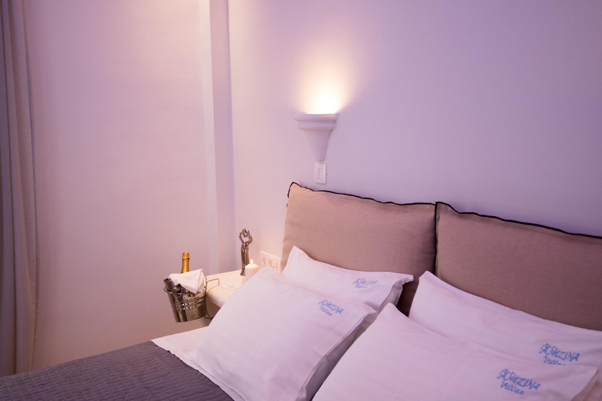 Anezina Villas Perissa (Santorini)