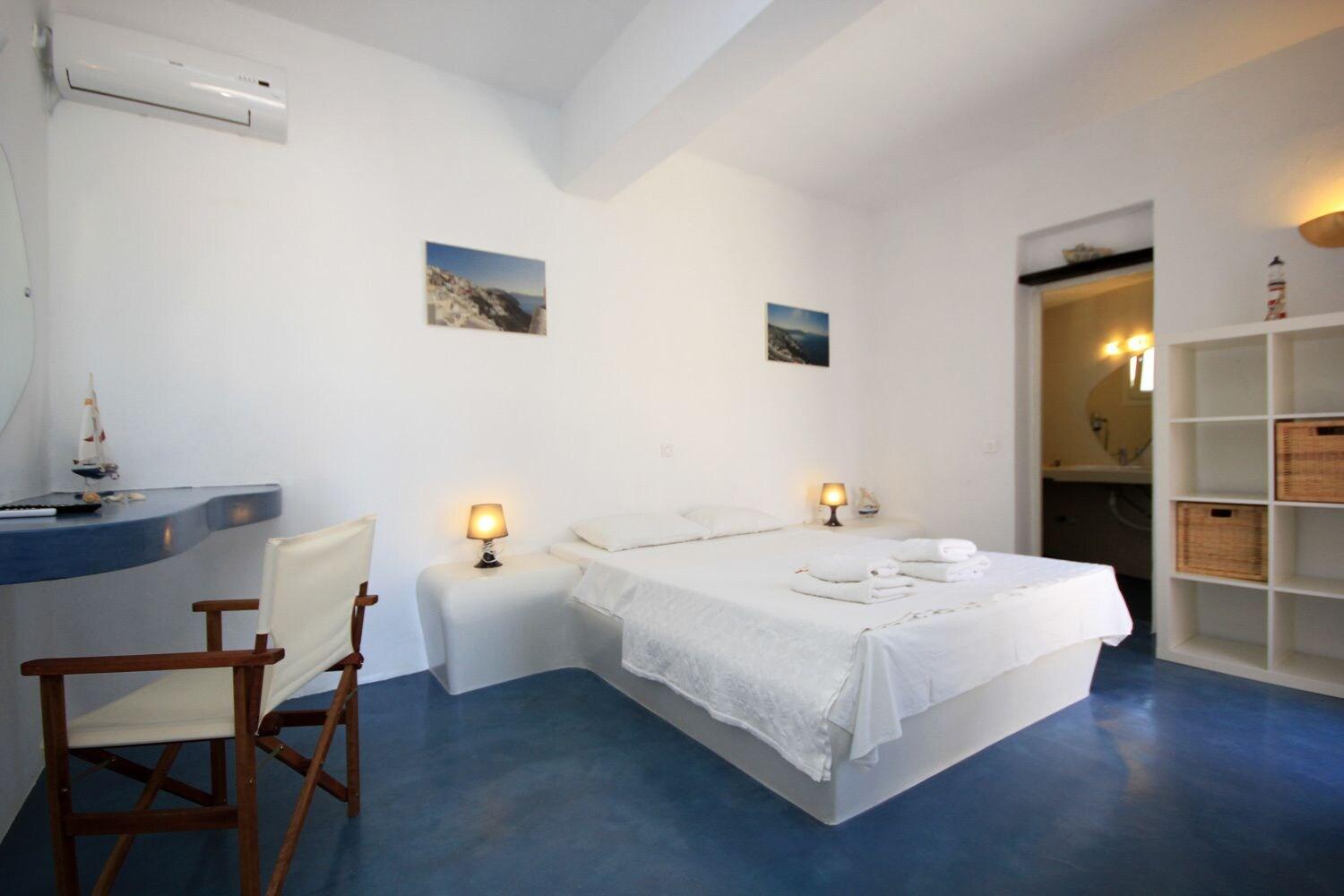 Thea Luxury 3* Fira (Santorini)