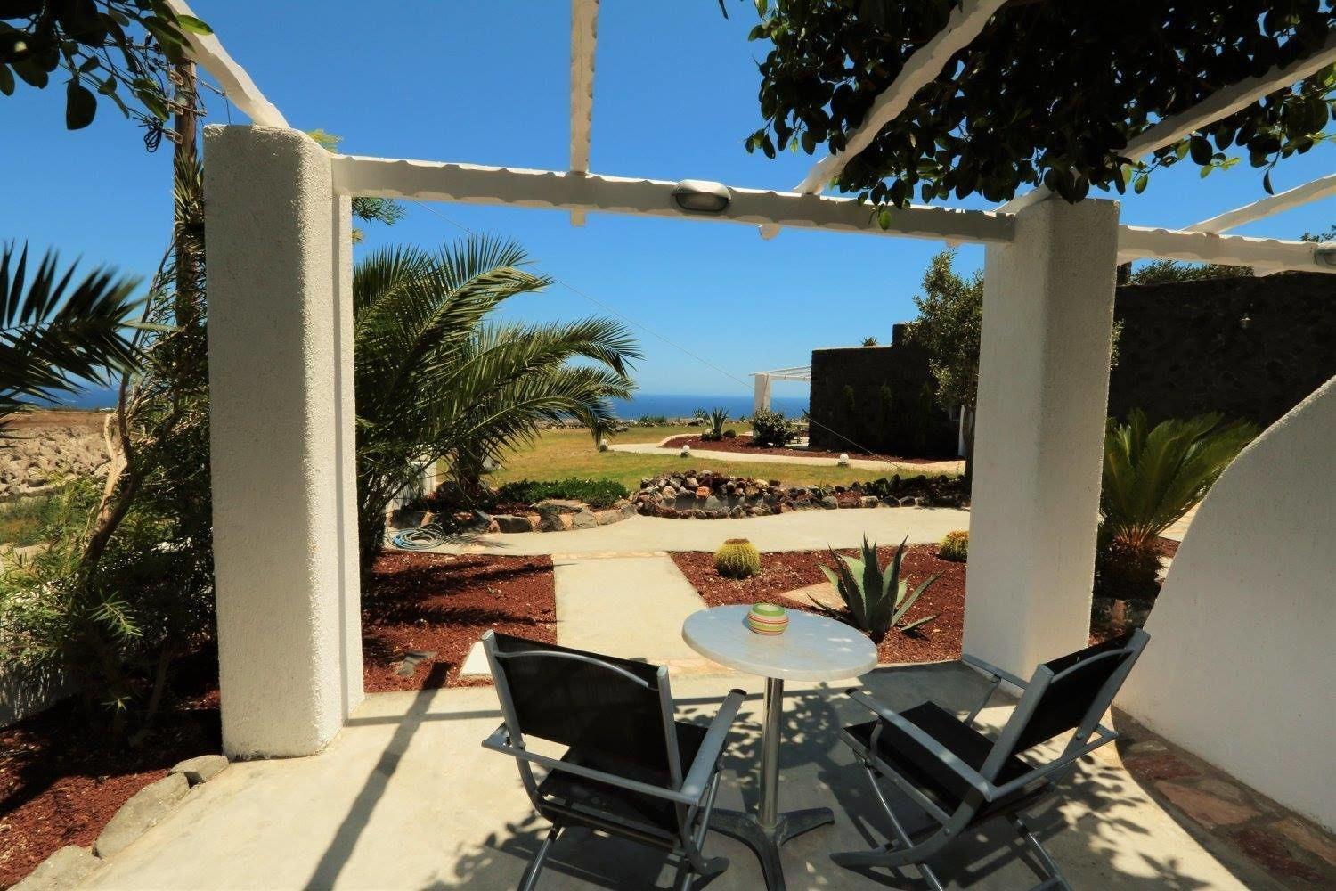 Thea Luxury Aparthotel Fira (Santorini)