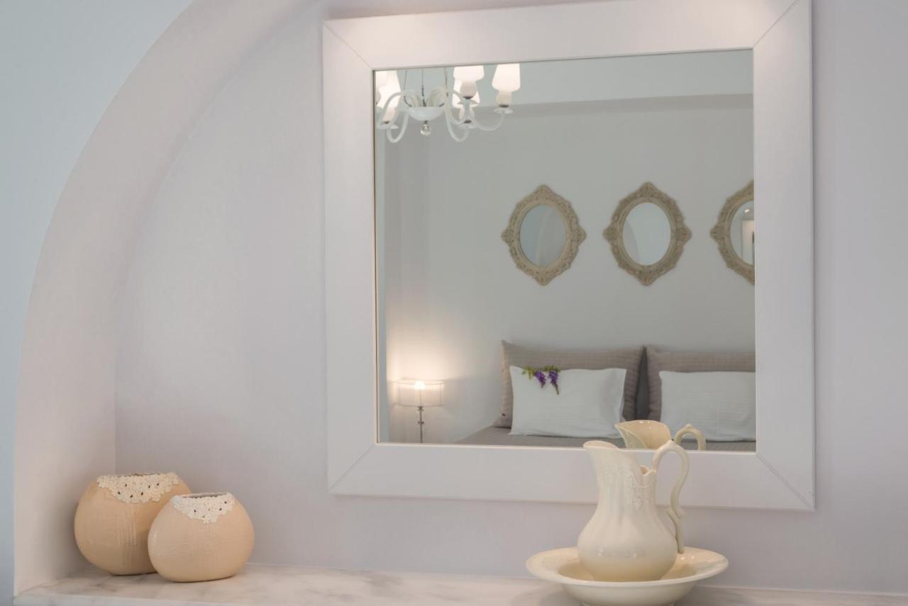 Hermes Kamari (Santorini)