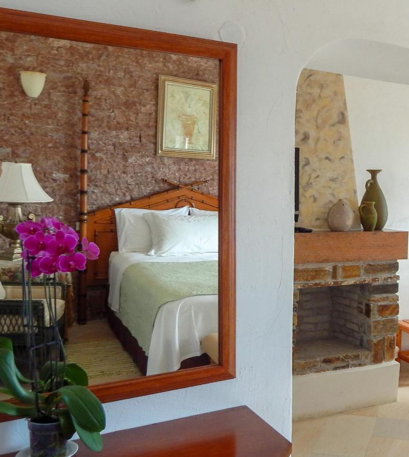 Le Petit Greek Hotel 2*