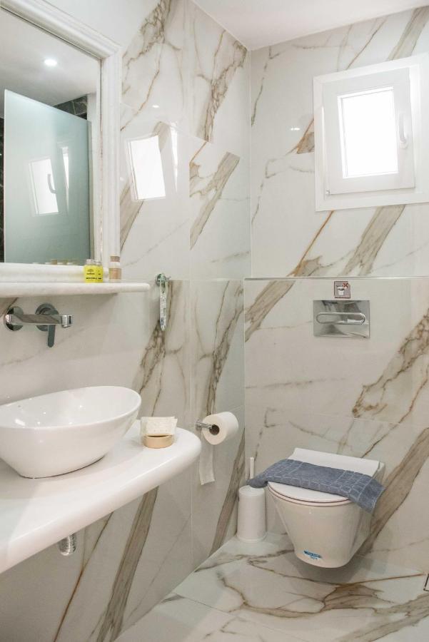 Cyclades 3* Karterados (Santorini)