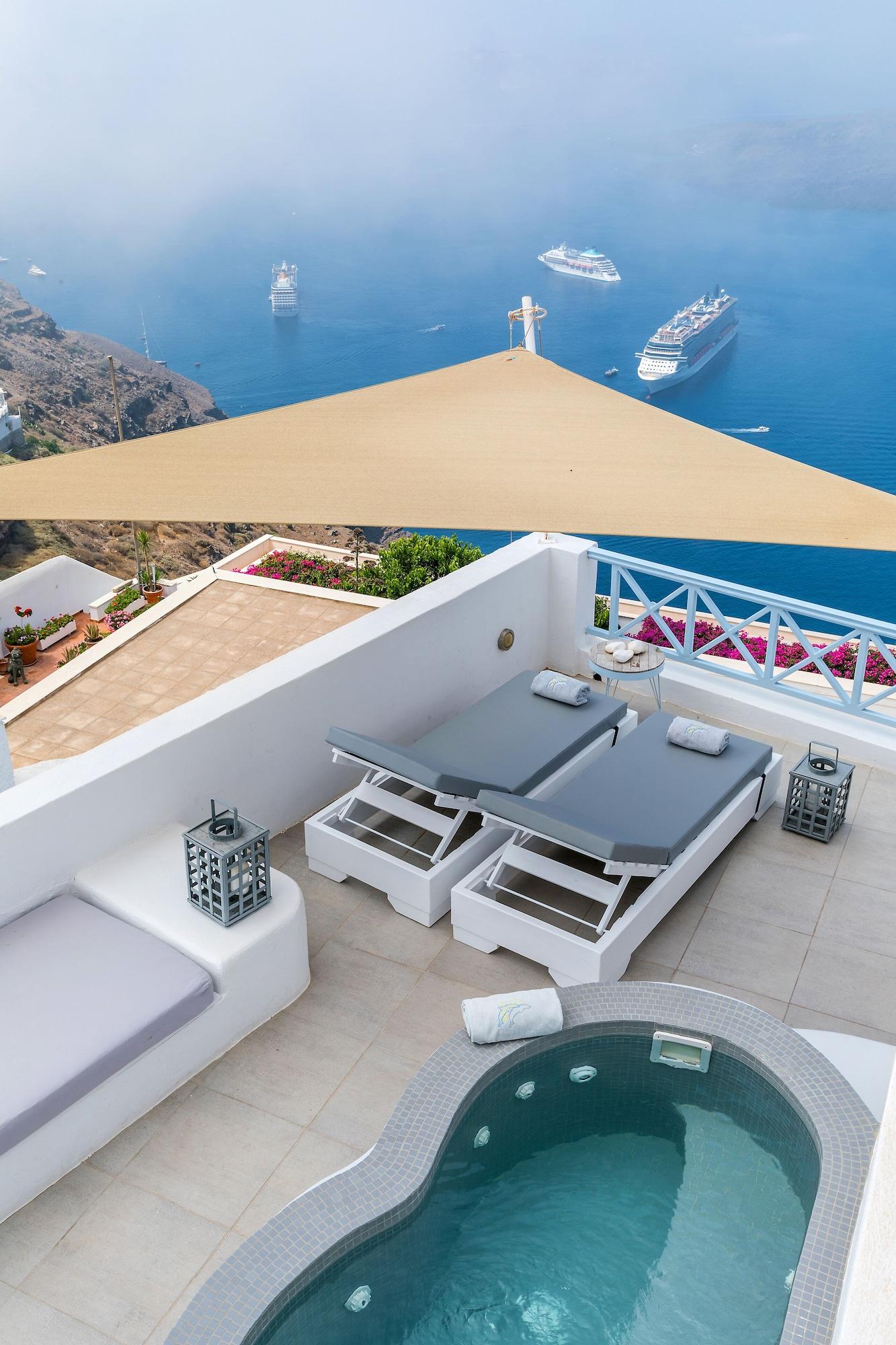 Blue Dolphins Hotel 3*