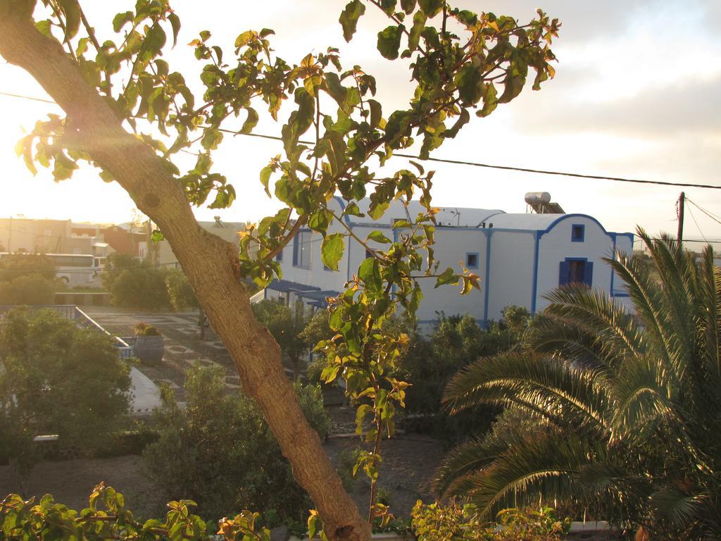 Perissa Hotel 2*