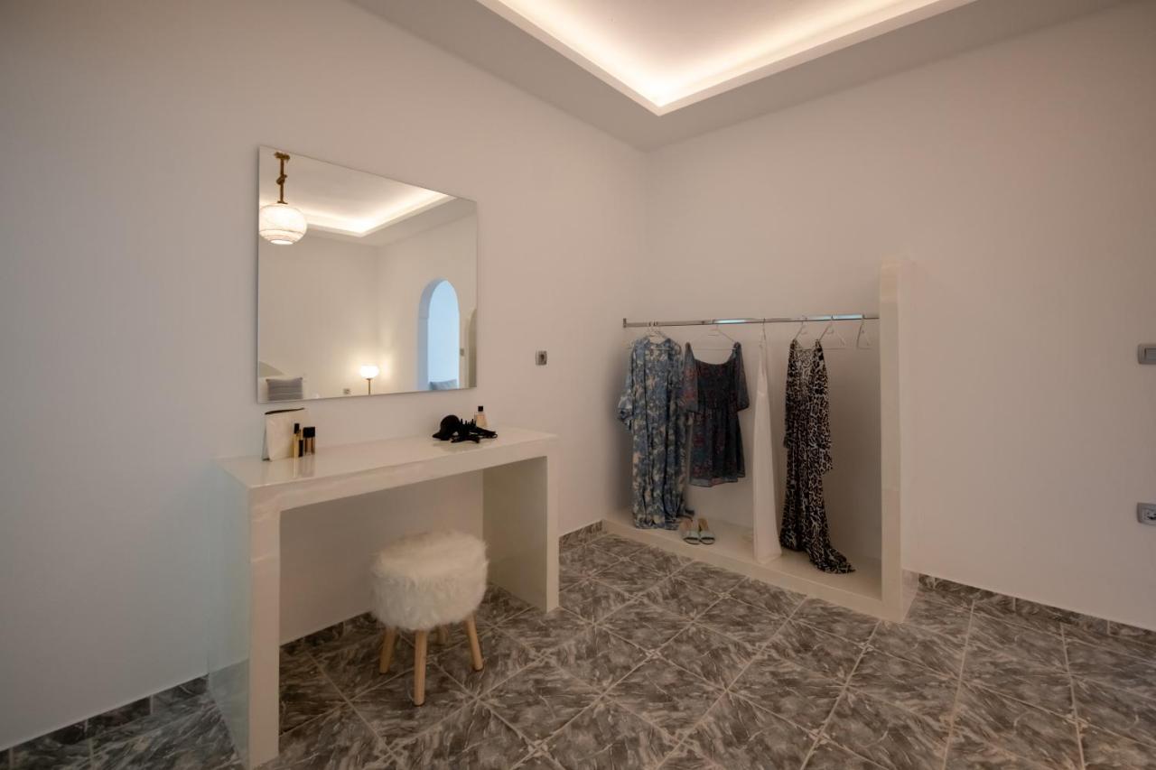 The F Guest house Karterados (Santorini)