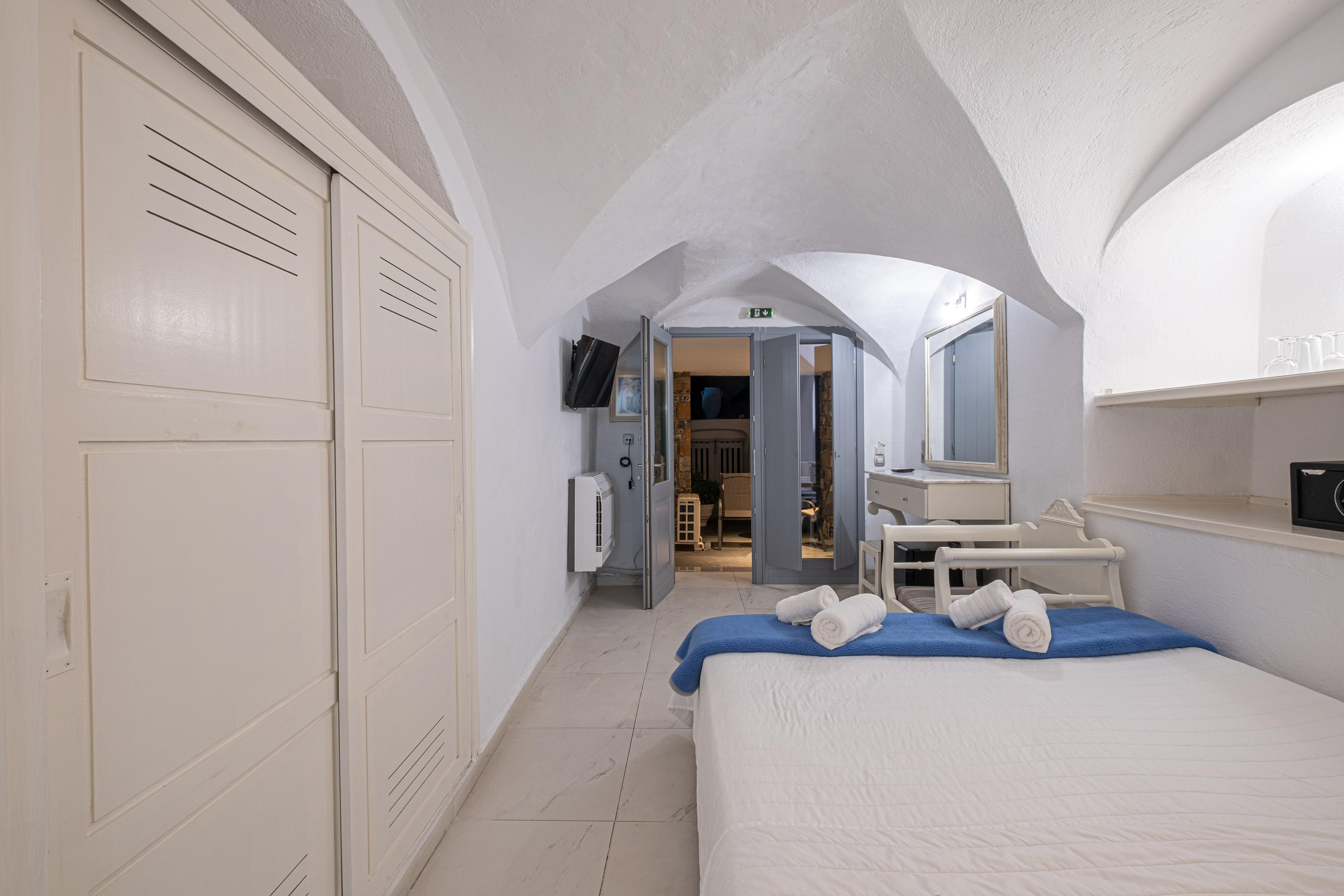 Loucas On The Cliff Hotel Fira (Santorini)