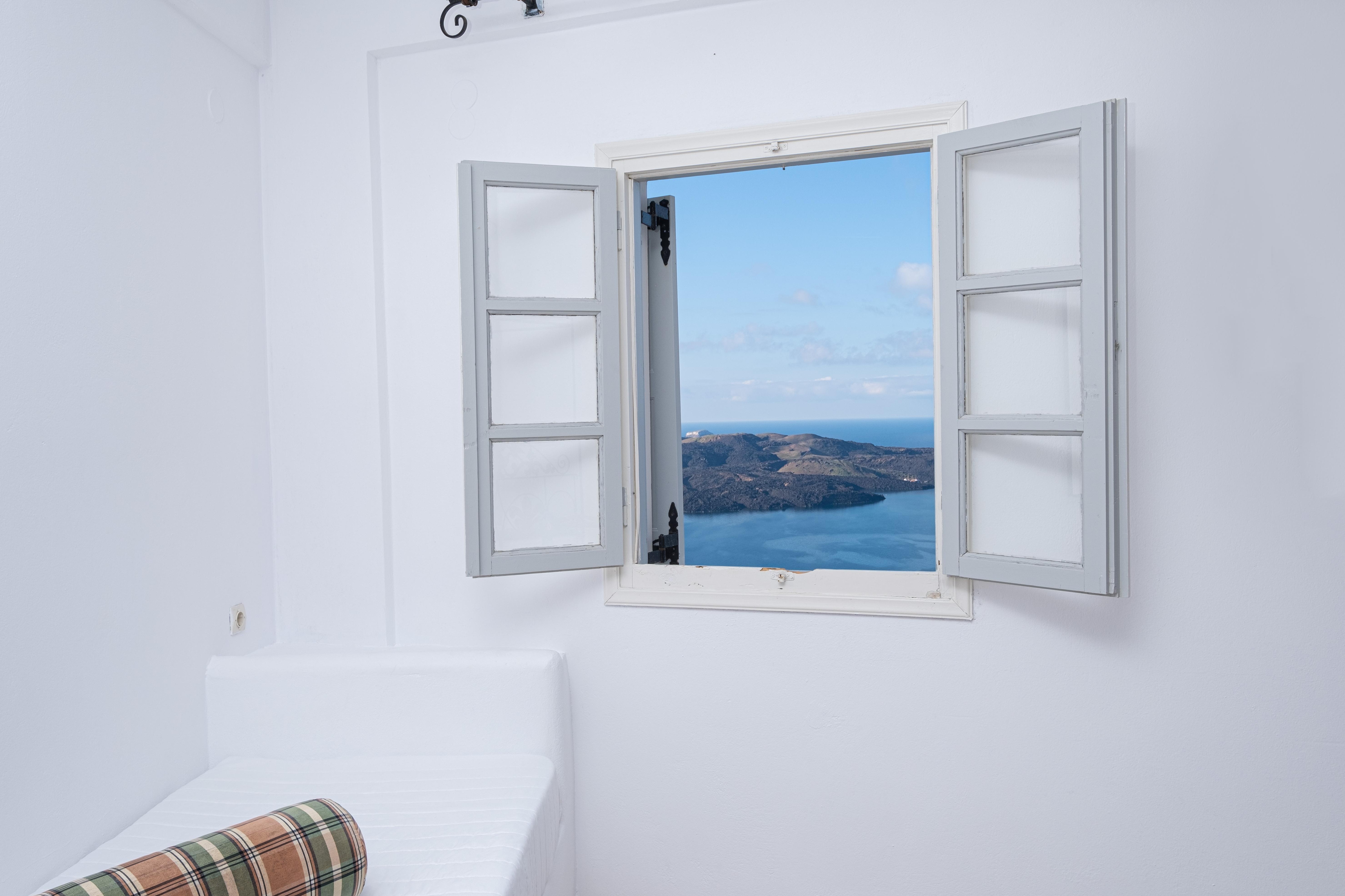 Loucas On The Cliff Hotel