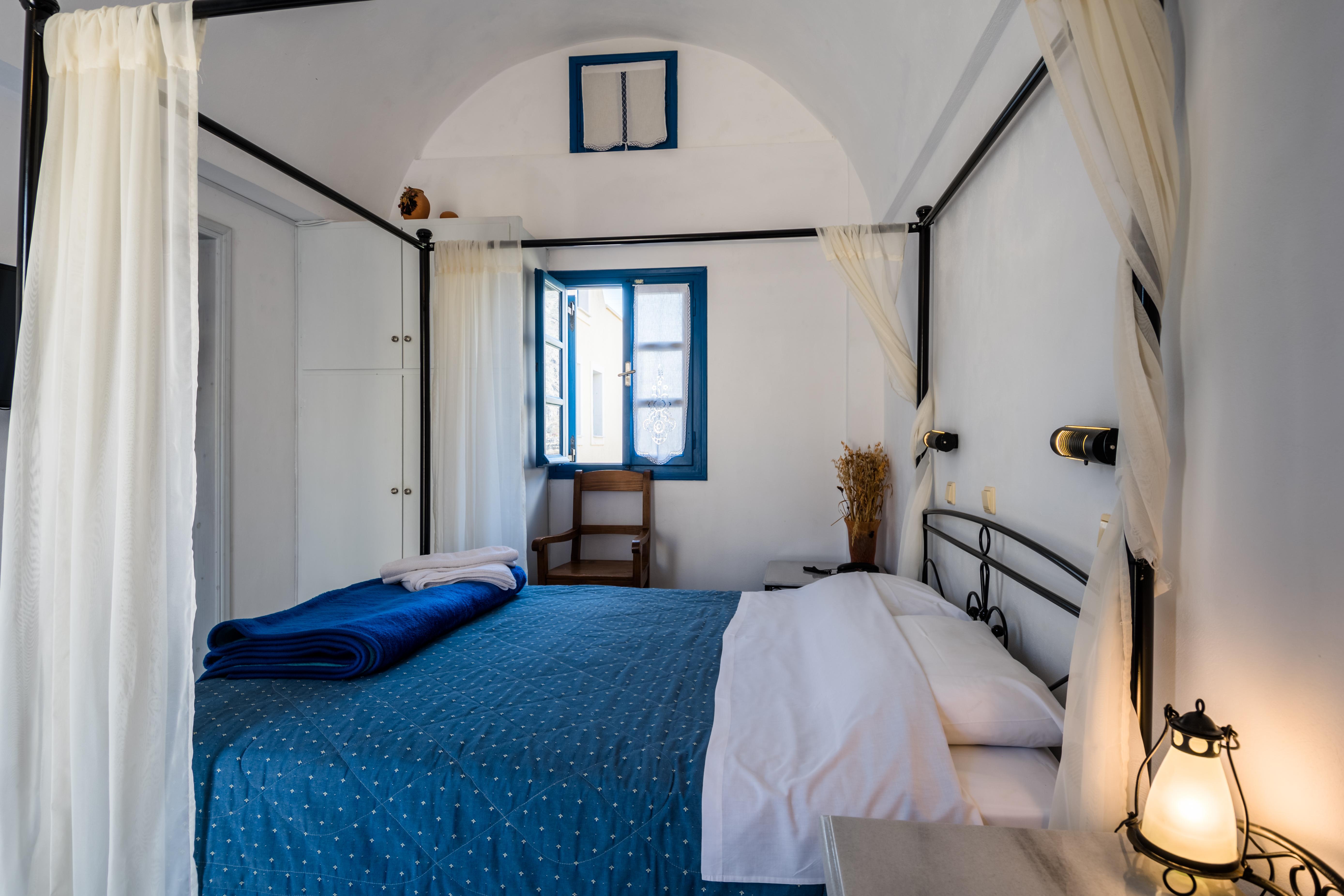 Irigeneia 4* Perissa (Santorini)