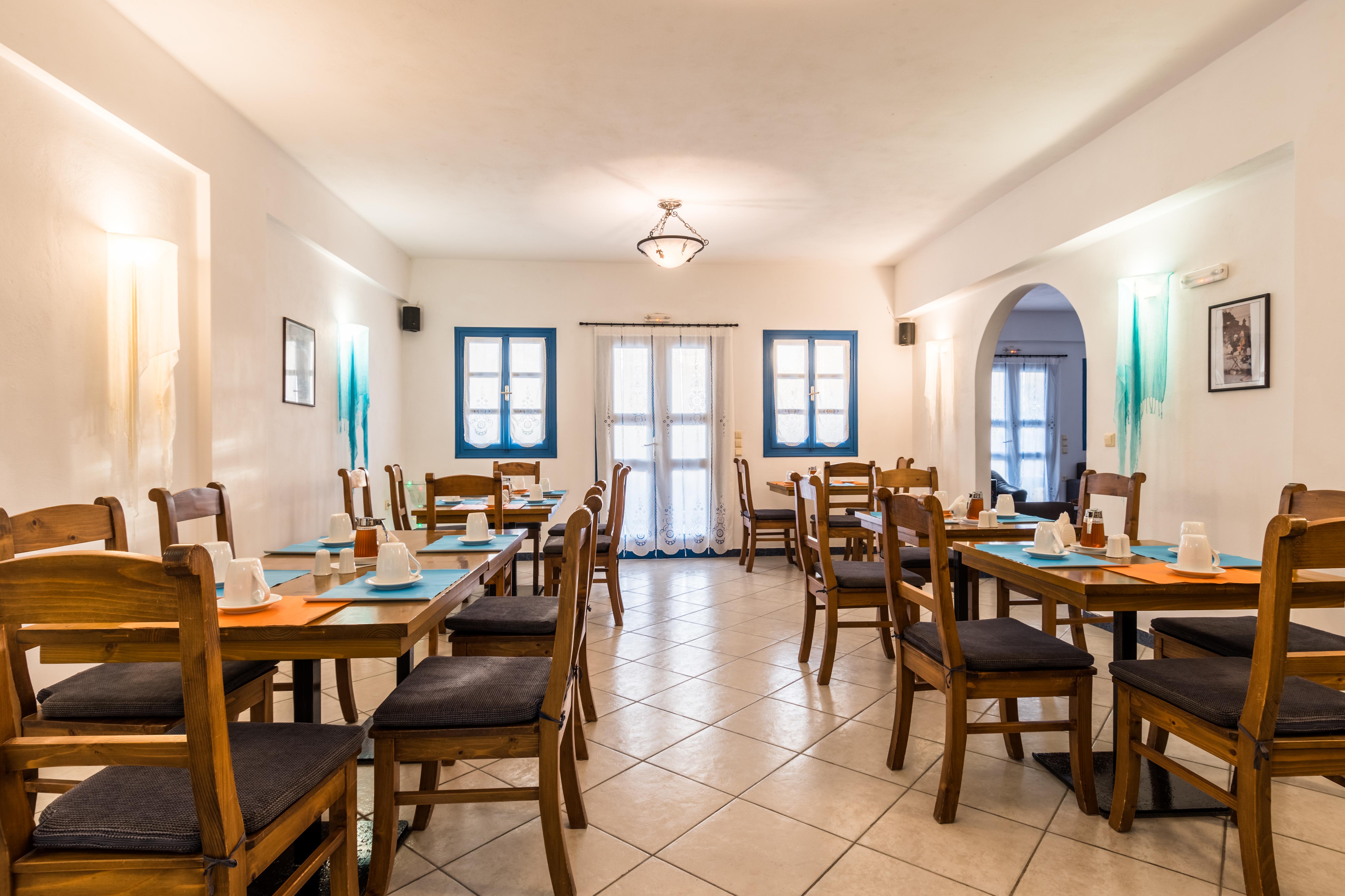 Irigeneia Hotel Perissa (Santorini)