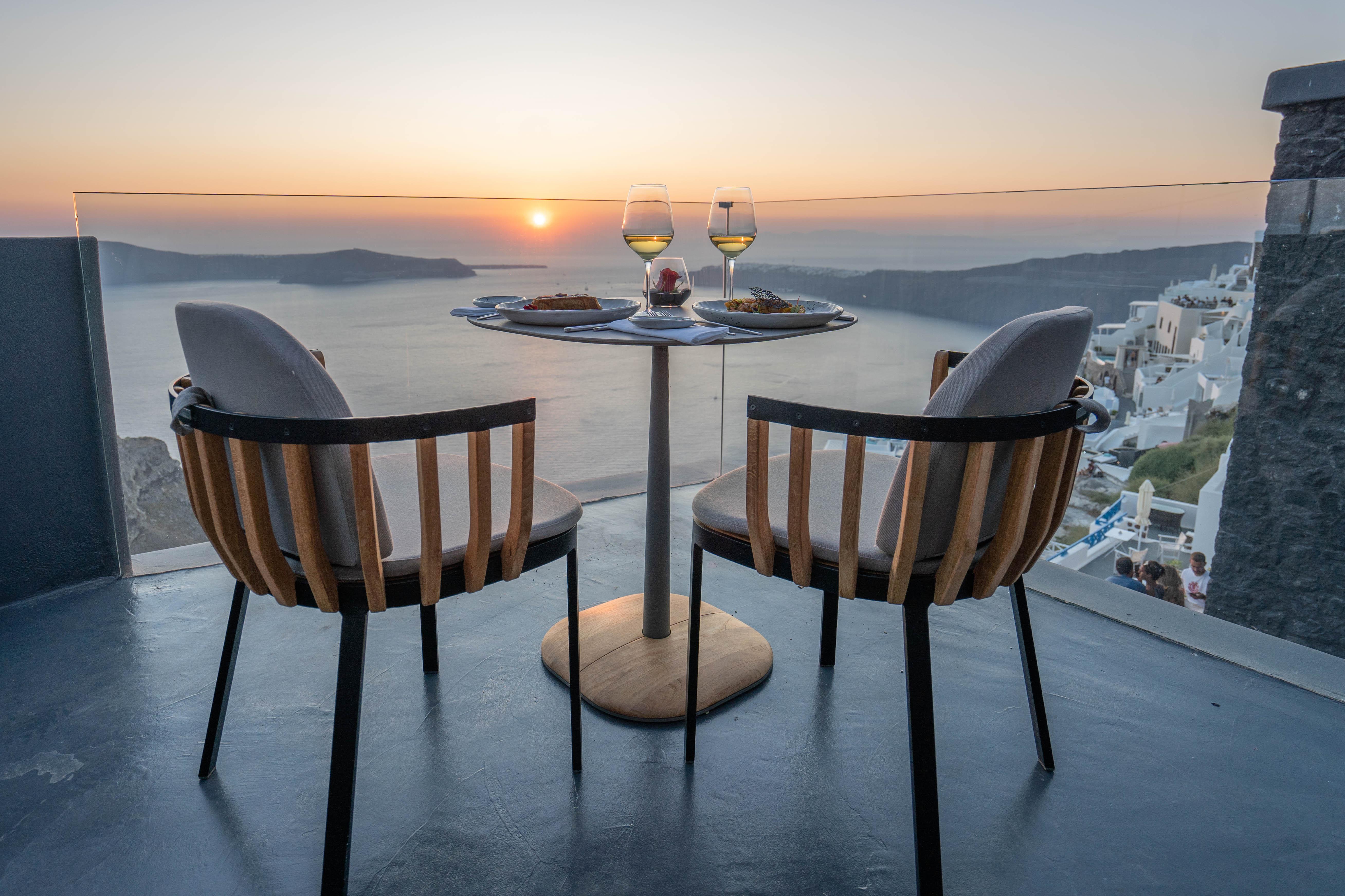 Hotel Kivotos Santorini 5*