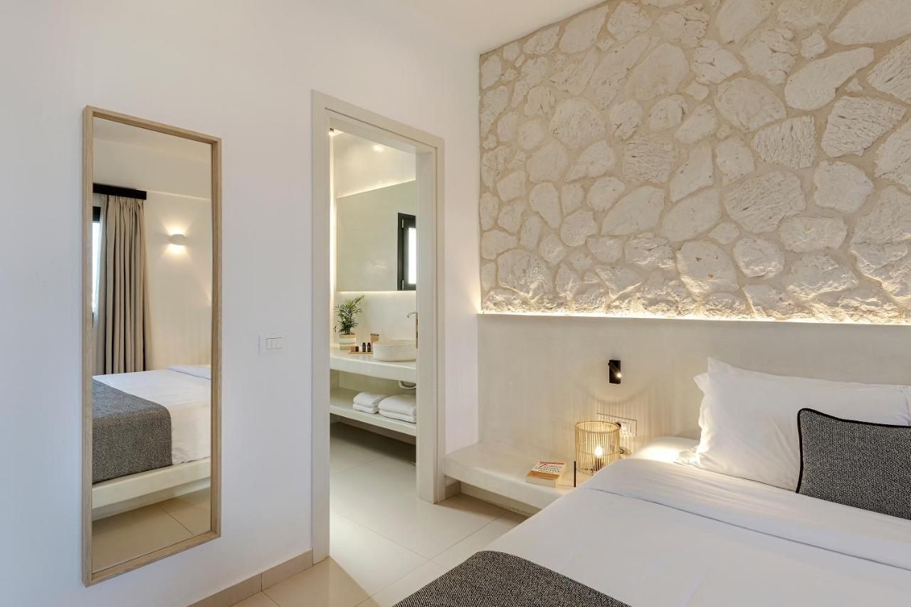 Onyx & 3* Karterados (Santorini)