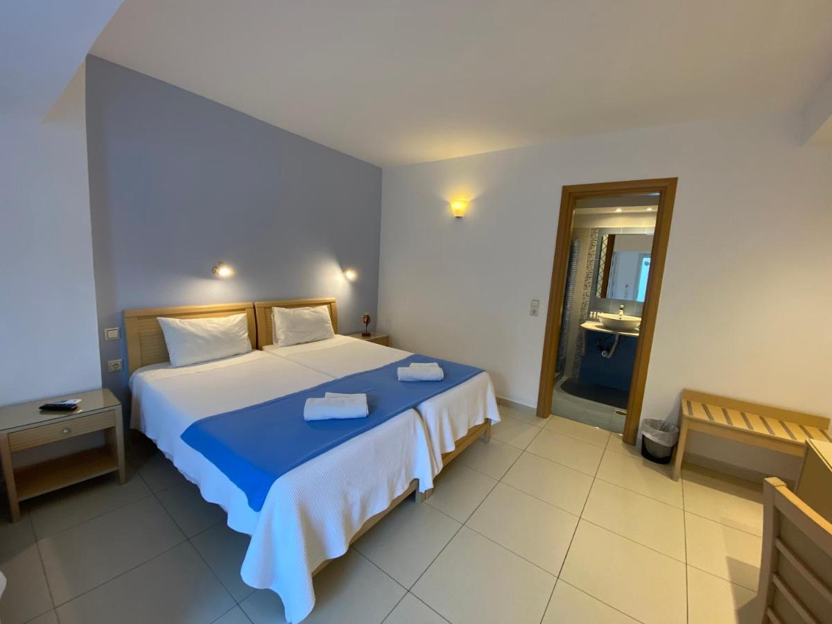 Stelios Place Aparthotel Perissa (Santorini)