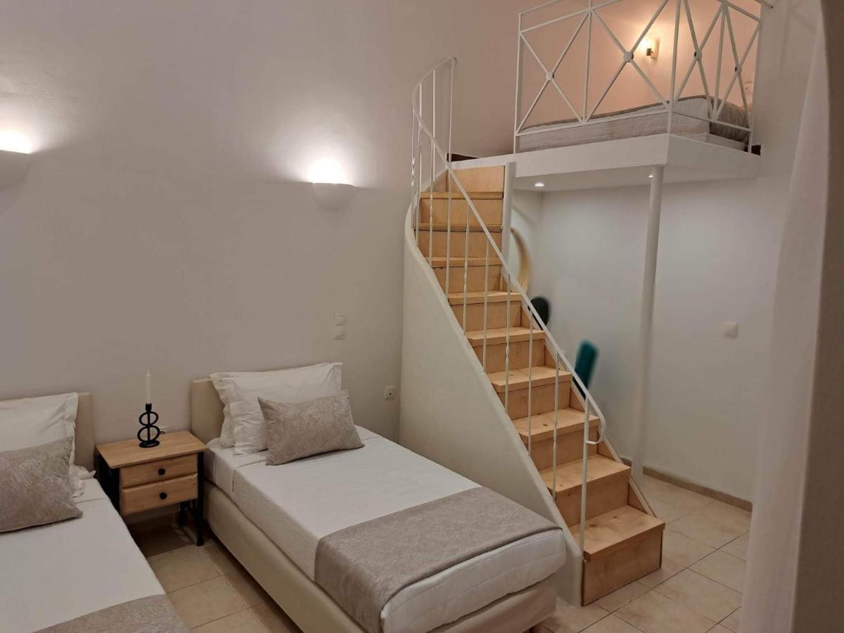 Hotel Amerisa & Fira (Santorini)