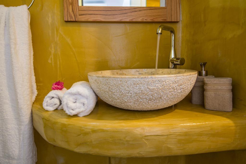 Aspronisi Luxury With Caldera View