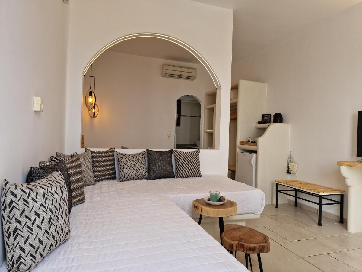 Amerisa & 3* Fira (Santorini)