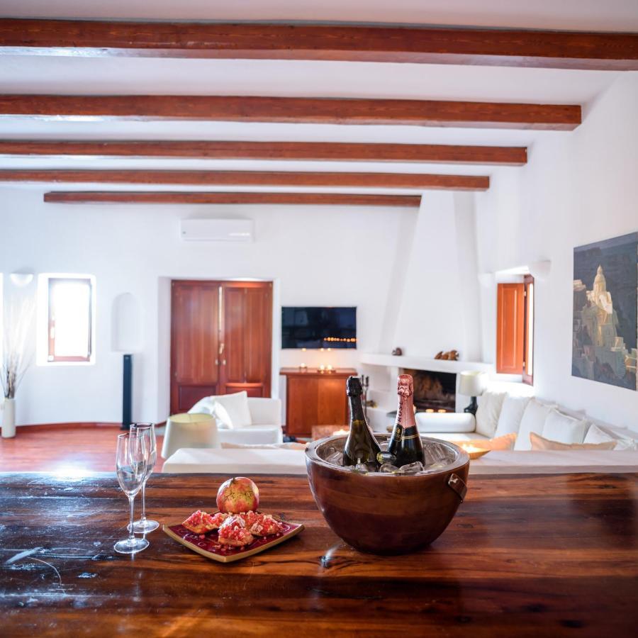 Aquaria Villa Karterados (Santorini)