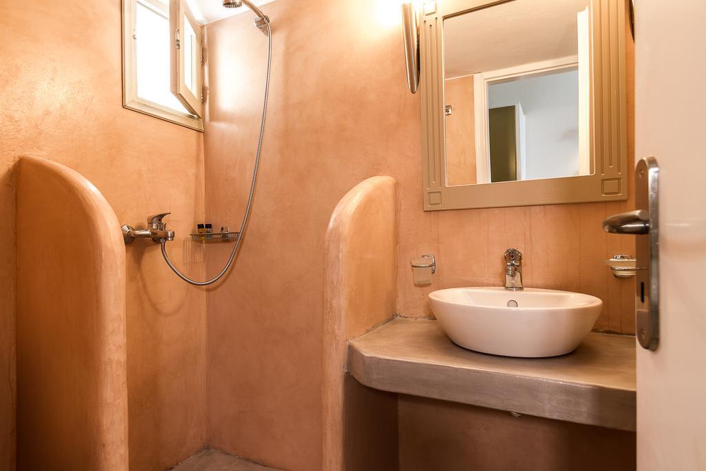 Rena Aparthotel Perissa (Santorini)