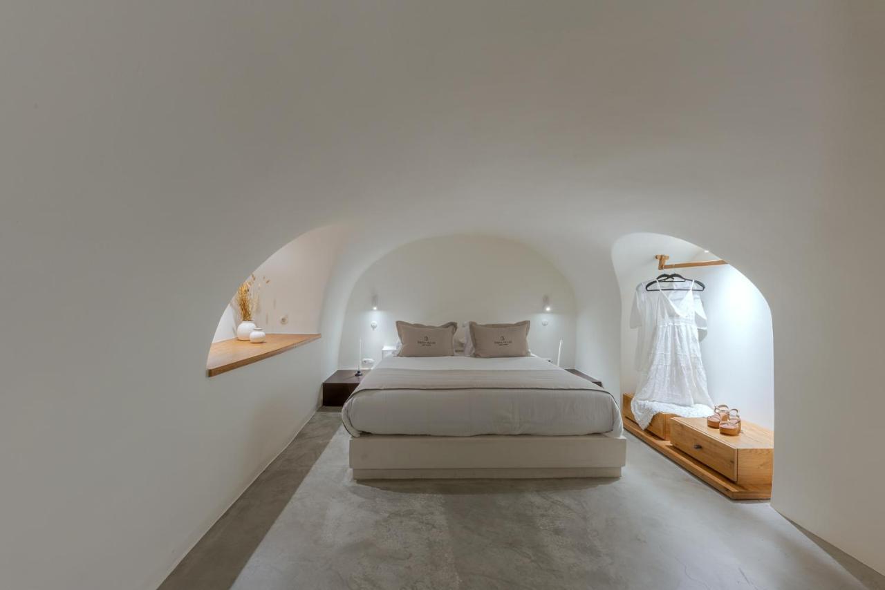 Thera * Fira (Santorini)