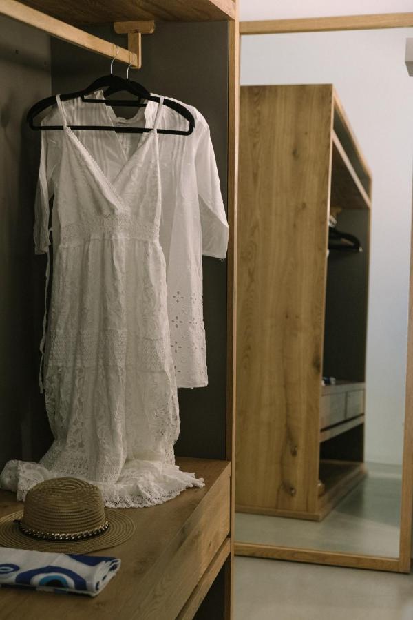 Thera Apartment *