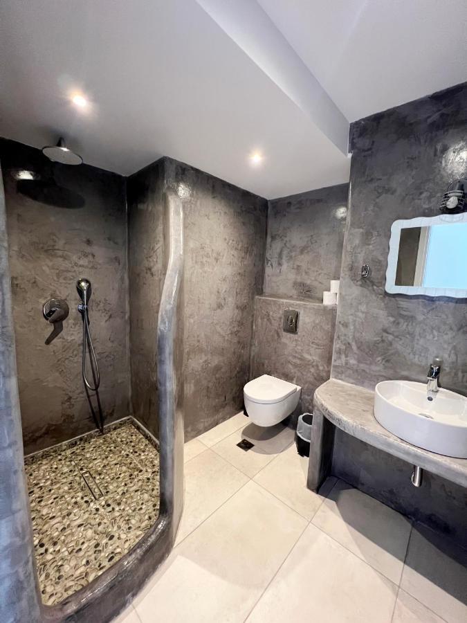 White Lily & Lofts - Adults Only 16 Hotel *