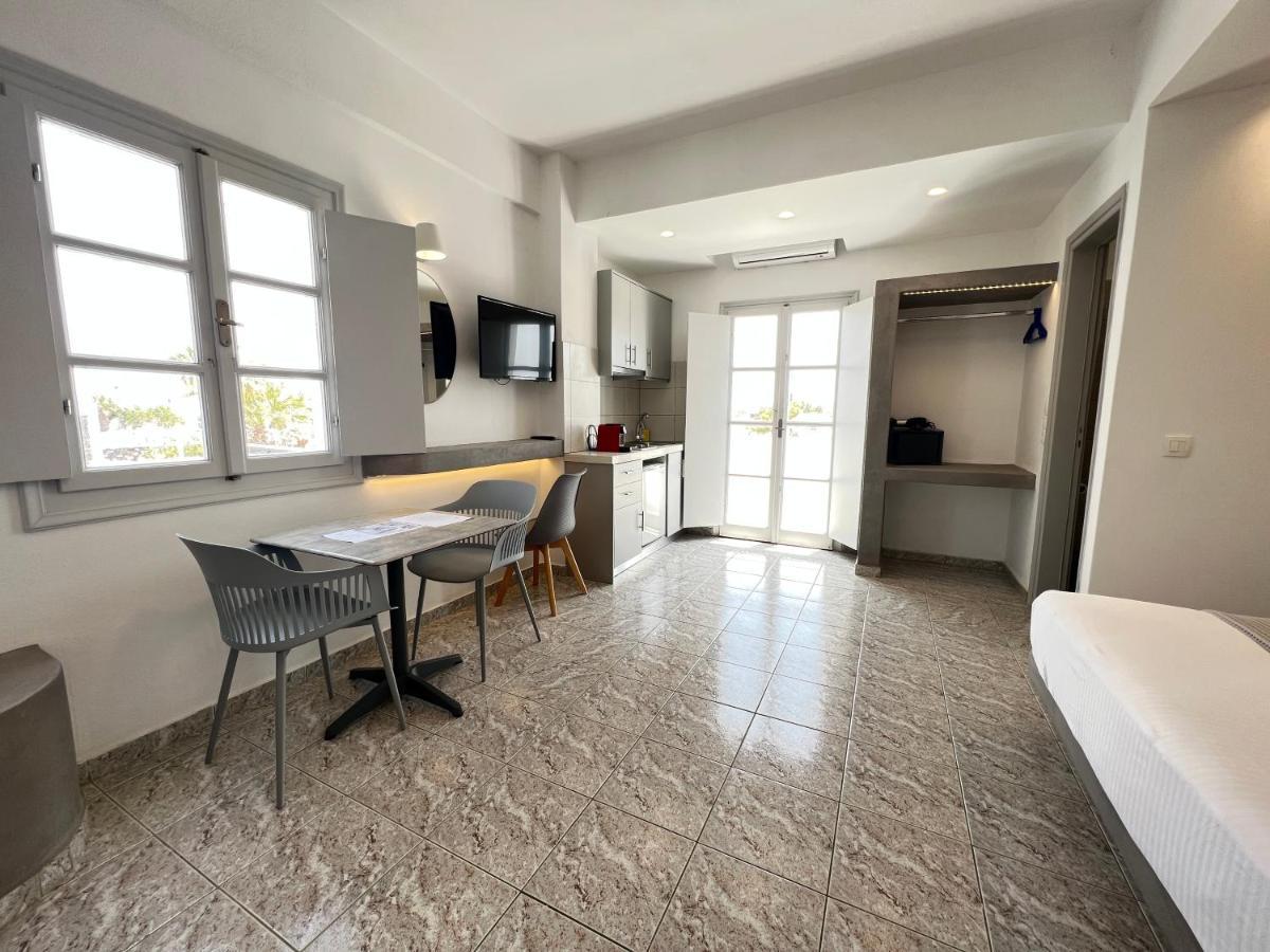 Hotel White Lily & Lofts - Adults Only 16 Perivolos (Santorini)