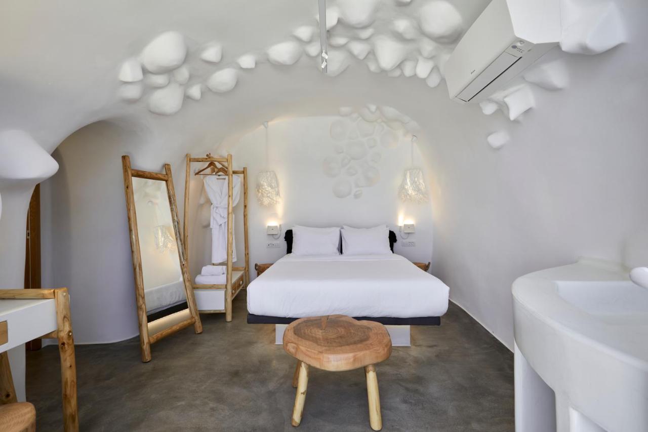 Theano Cave & Hotel