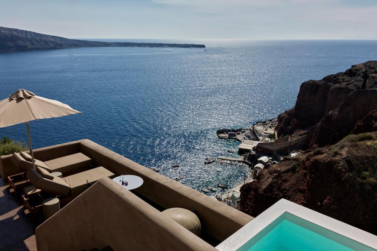 Old Castle Villa Oia (Santorini)