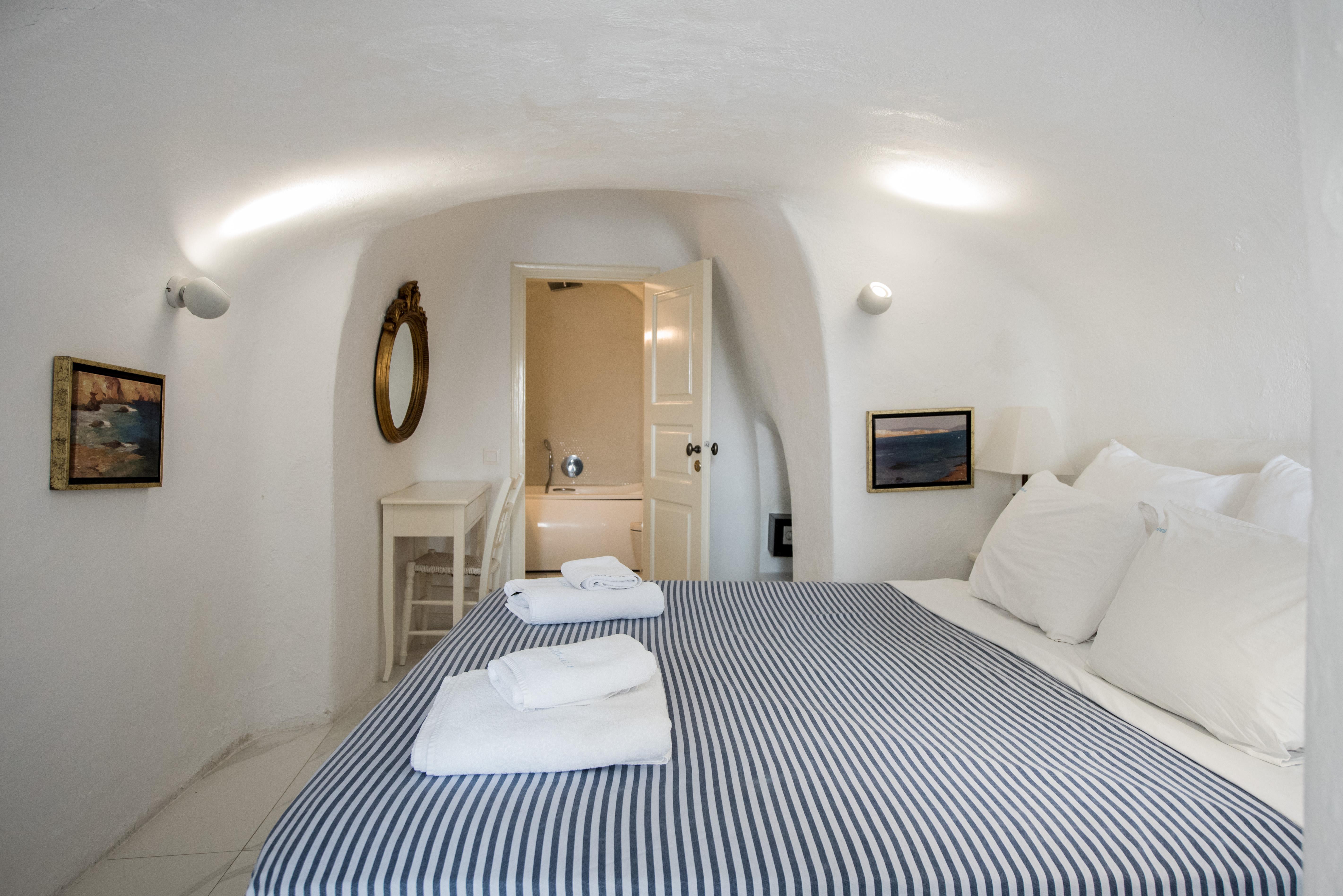 Alexander Hotel 3*