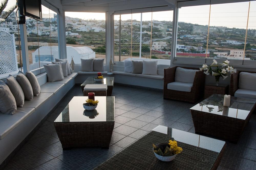 Milos Hotel Exo Katikies (Santorini)