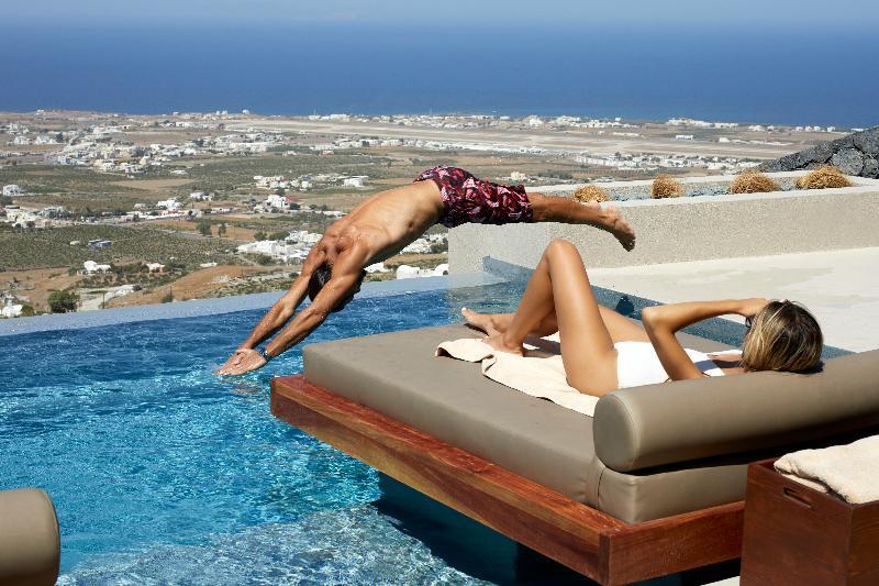 Hotel North Santorini - A Luxury 5*