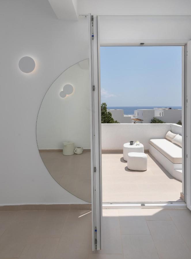 Voca & 4* Kamari (Santorini)