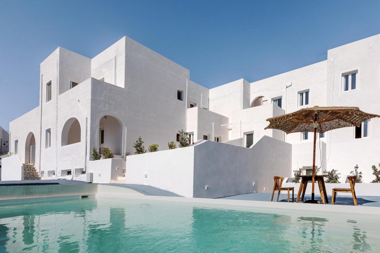Voca & Hotel Kamari (Santorini)