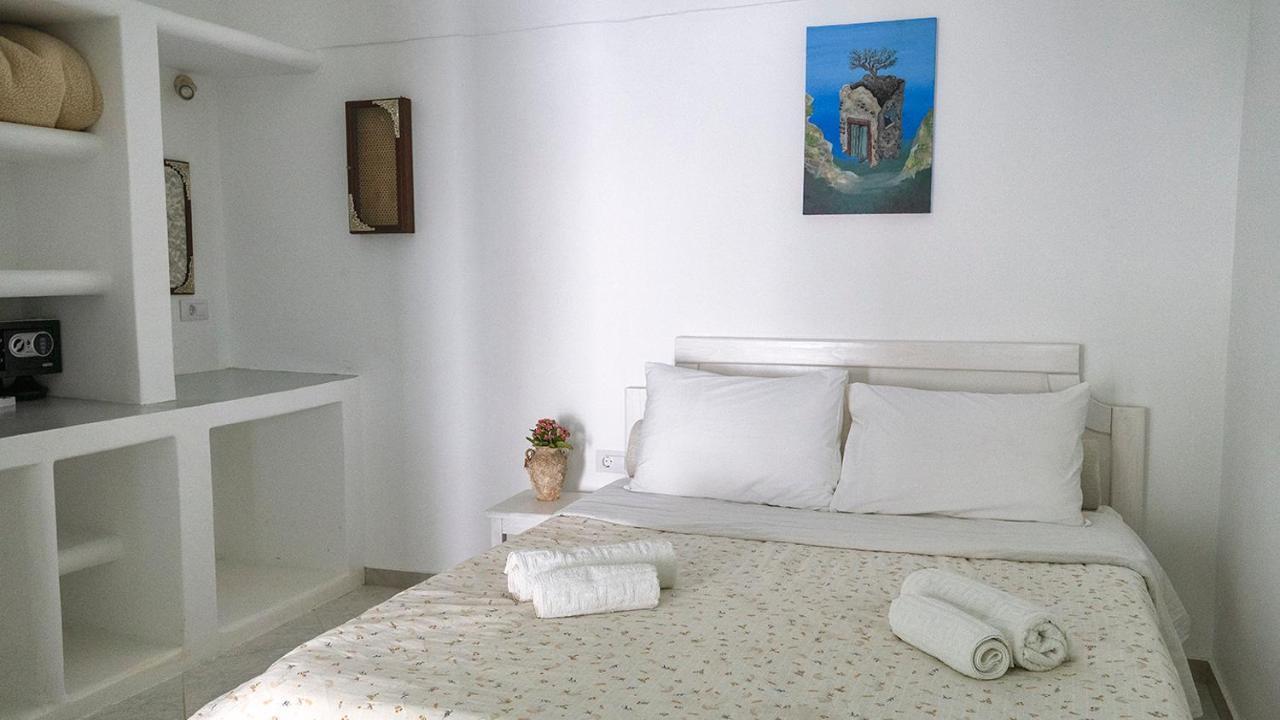 Mythos Traditional Stonehouse Kamari (Santorini)