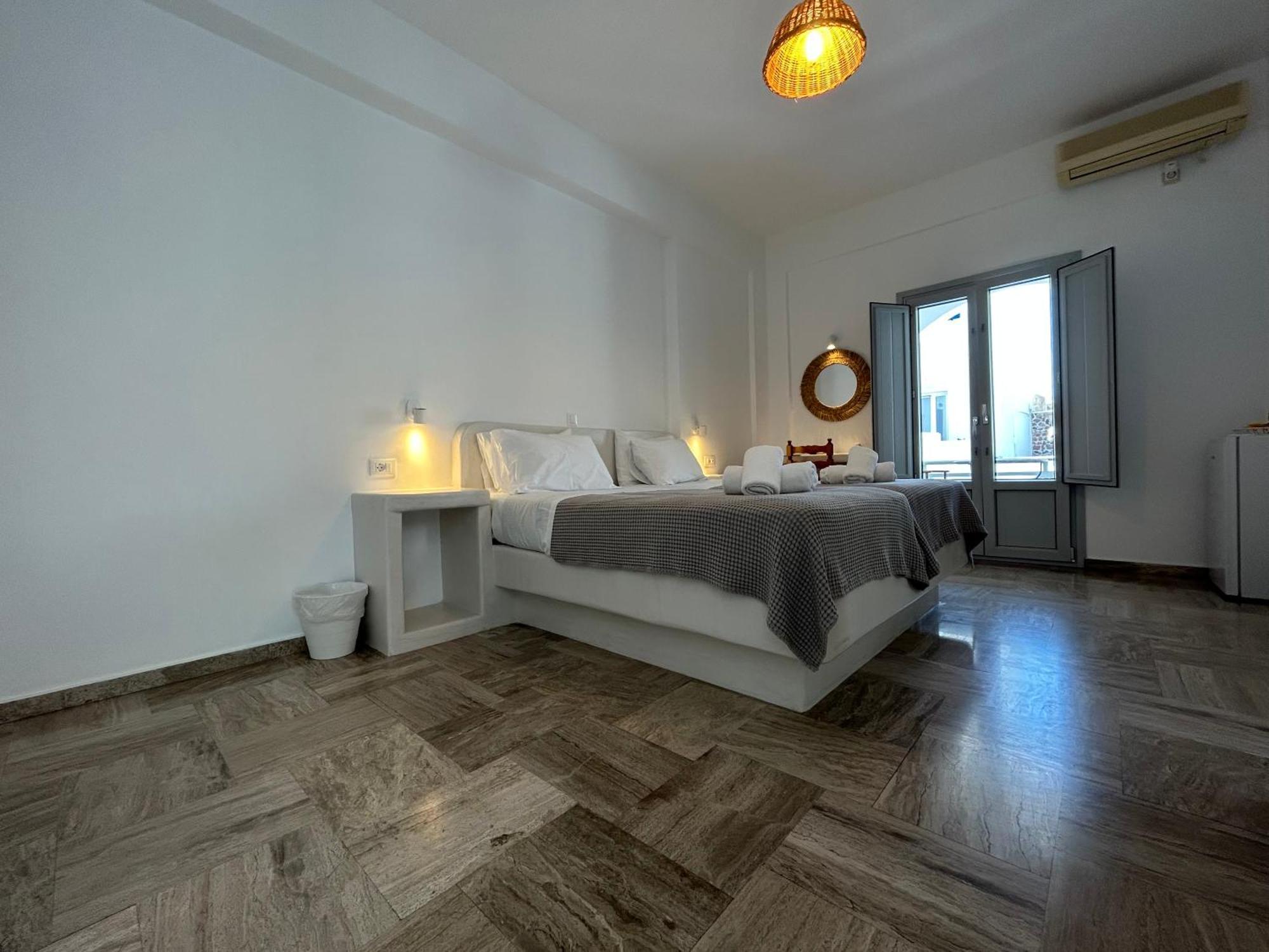 George Karterados (Santorini)