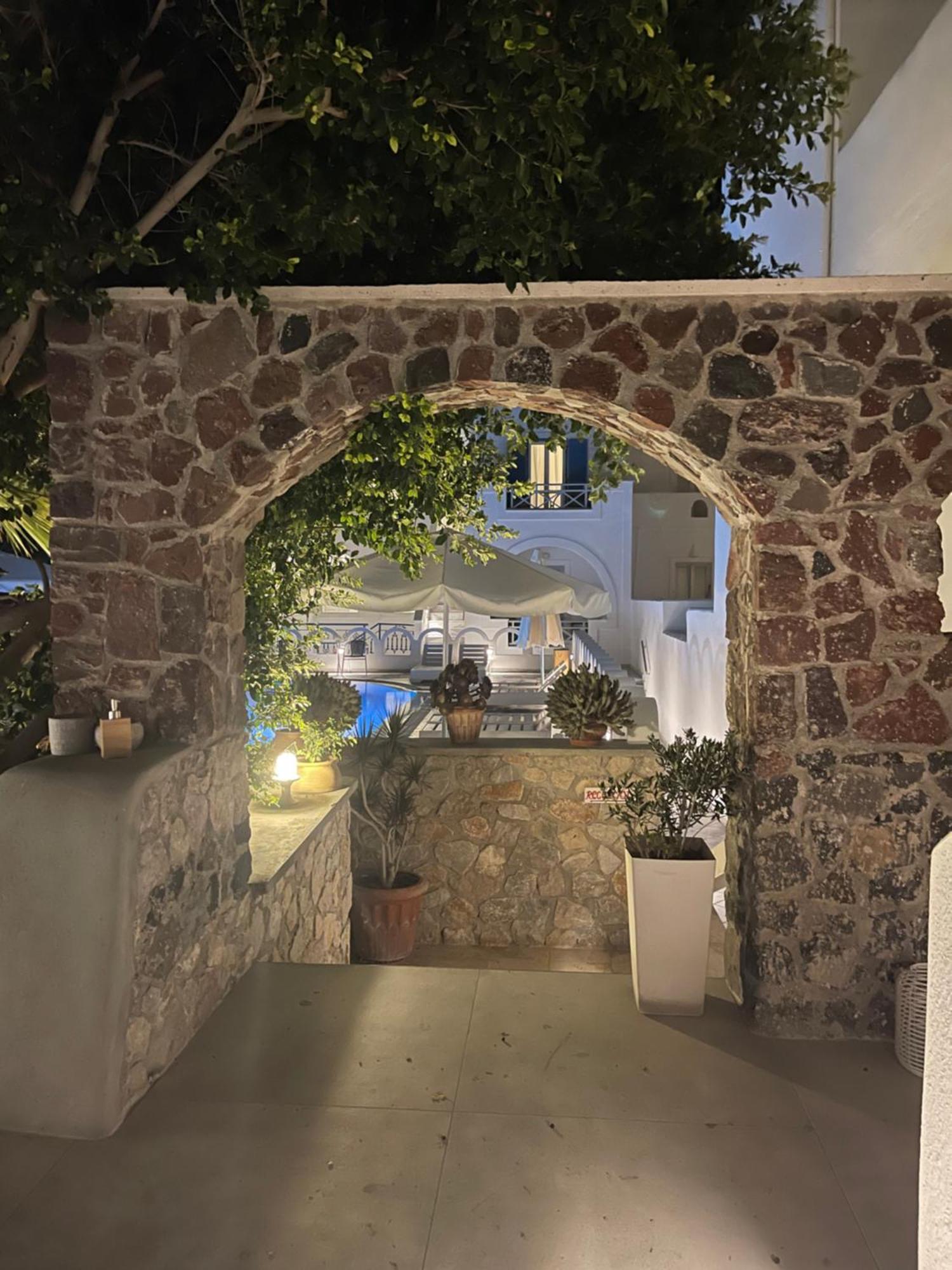George 3* Karterados (Santorini)