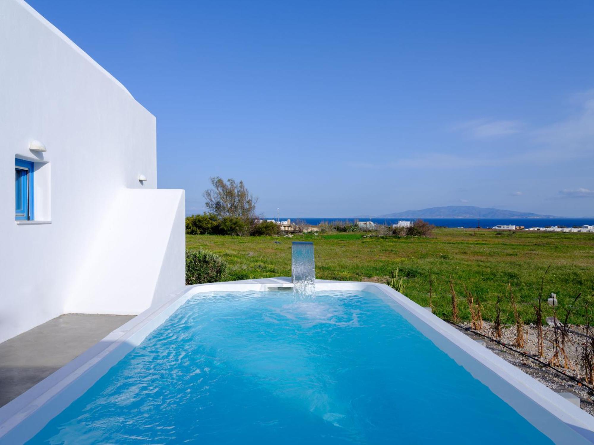 Mybozer Twin Private Pools Villa Foinikia (Santorini)