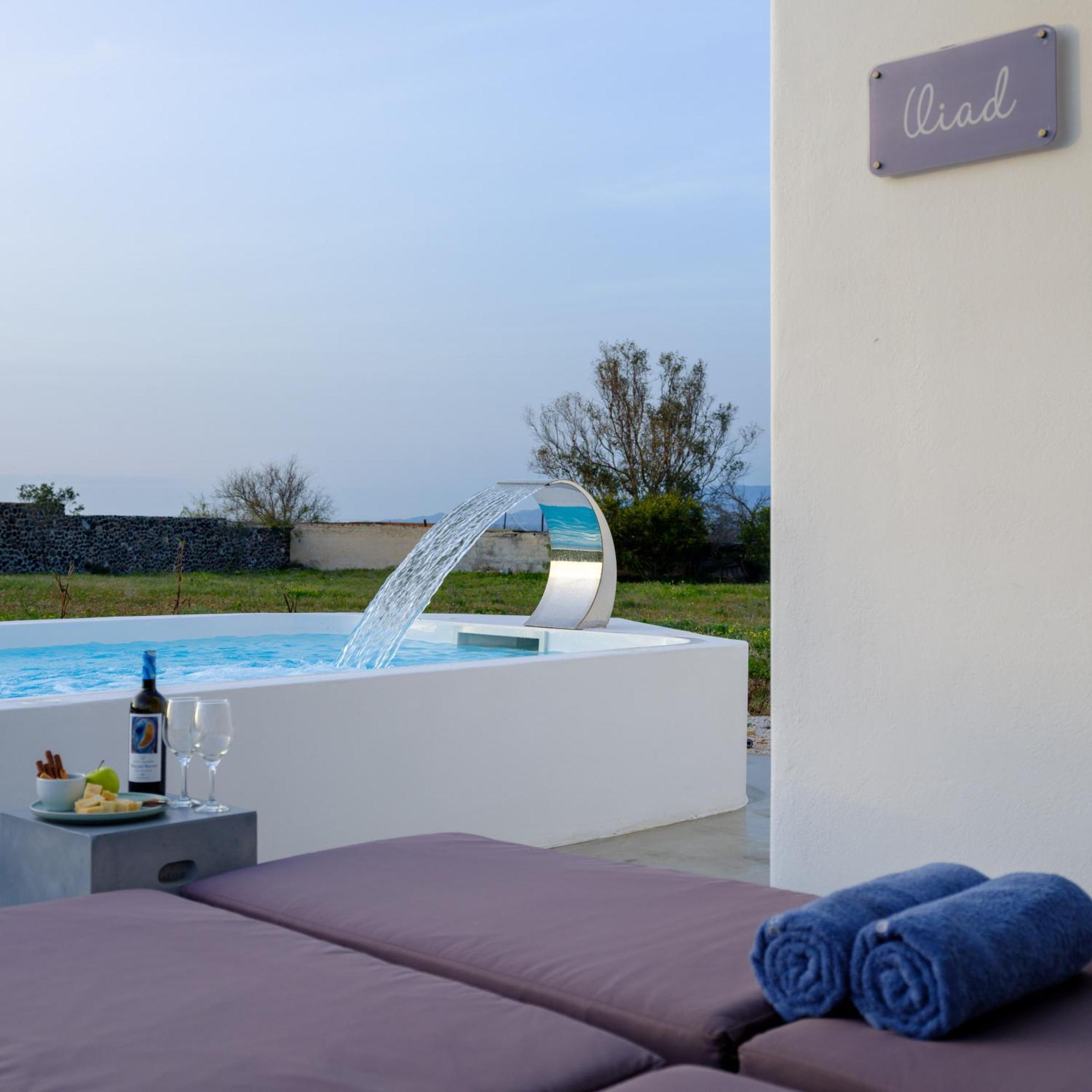 Villa Mybozer Twin Private Pools Foinikia (Santorini)