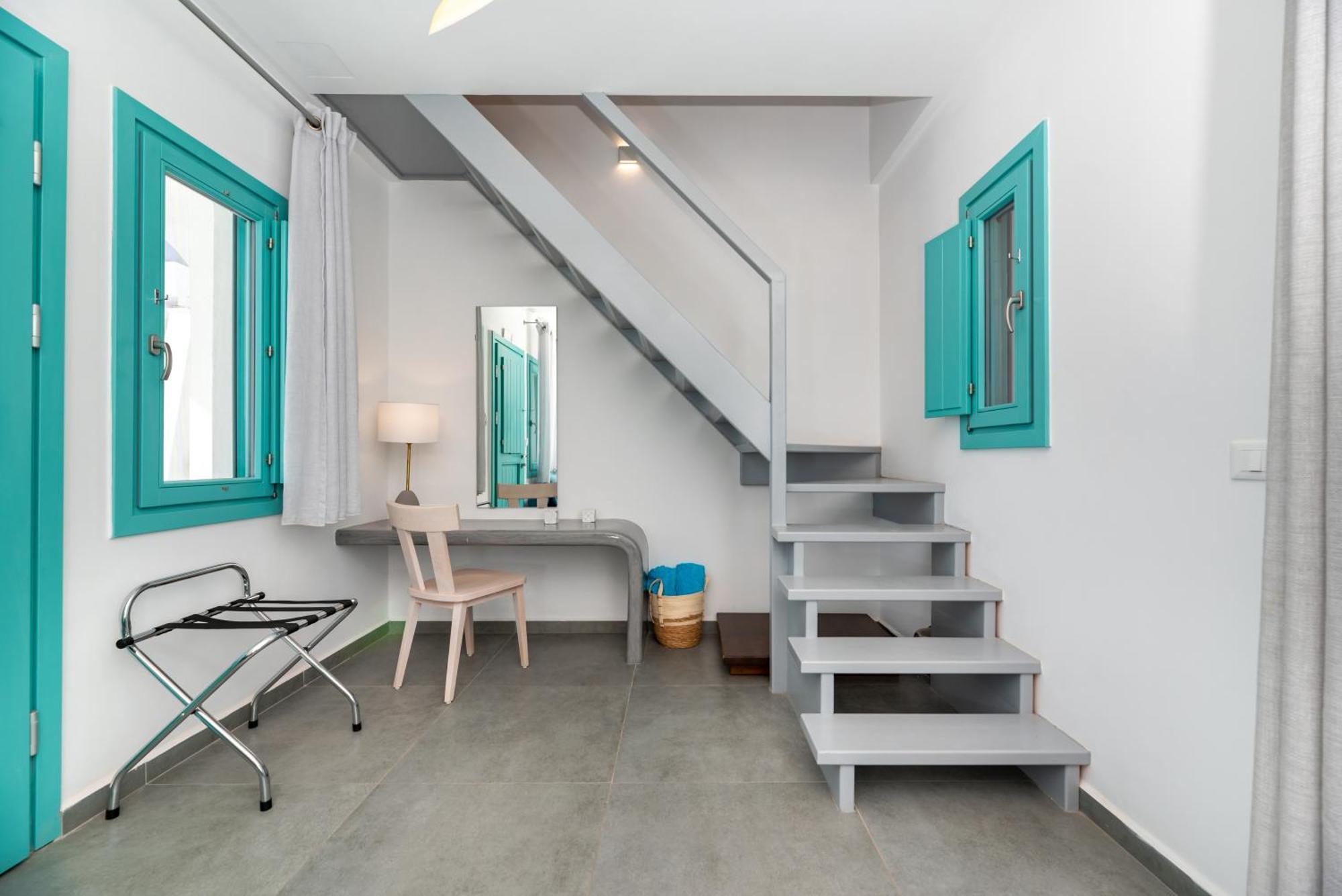 Santa Irina Luxury Sunny Lofts 4* Perivolos (Santorini)
