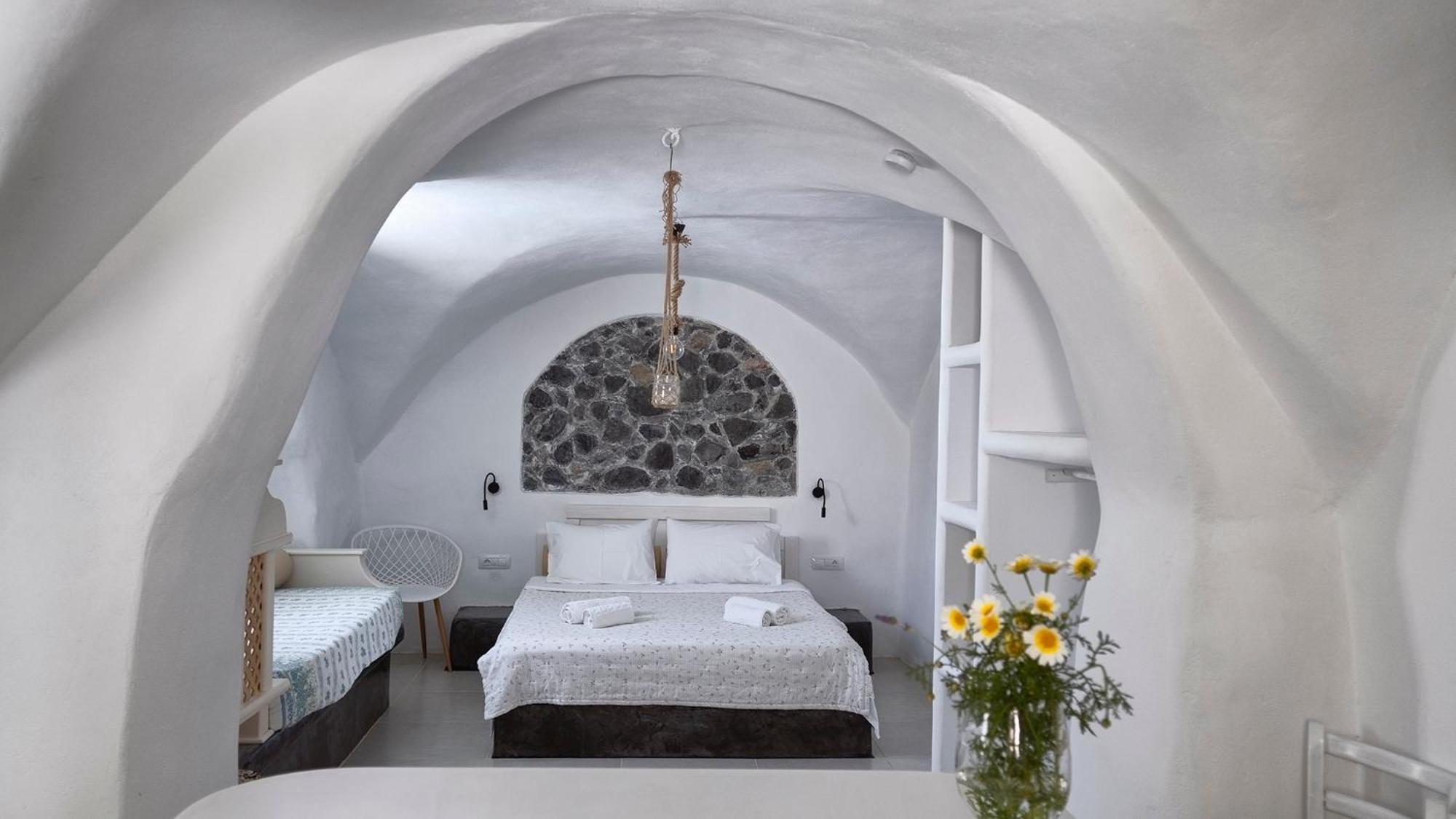 Mythos Traditional Stonehouse Apartment *