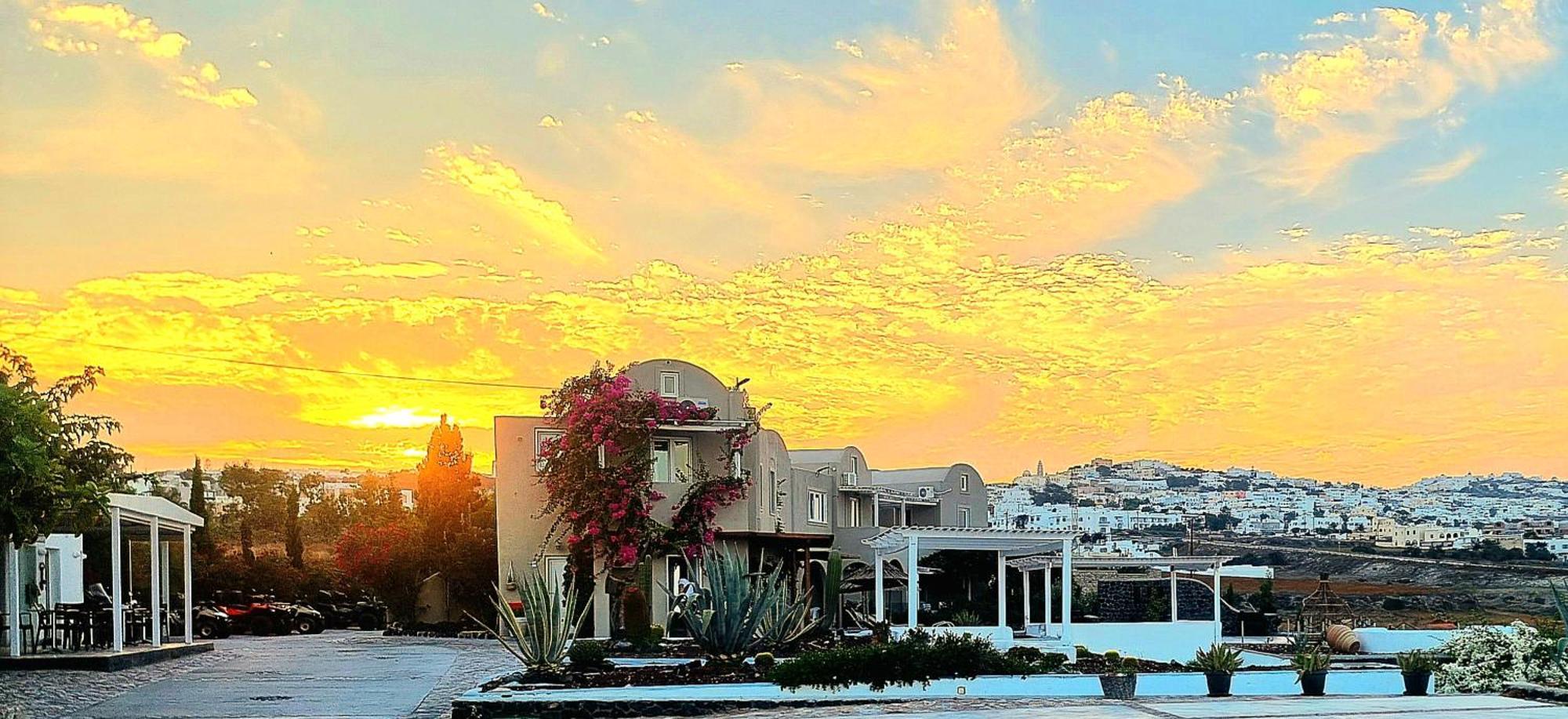 Thea Luxury 3* Fira (Santorini)