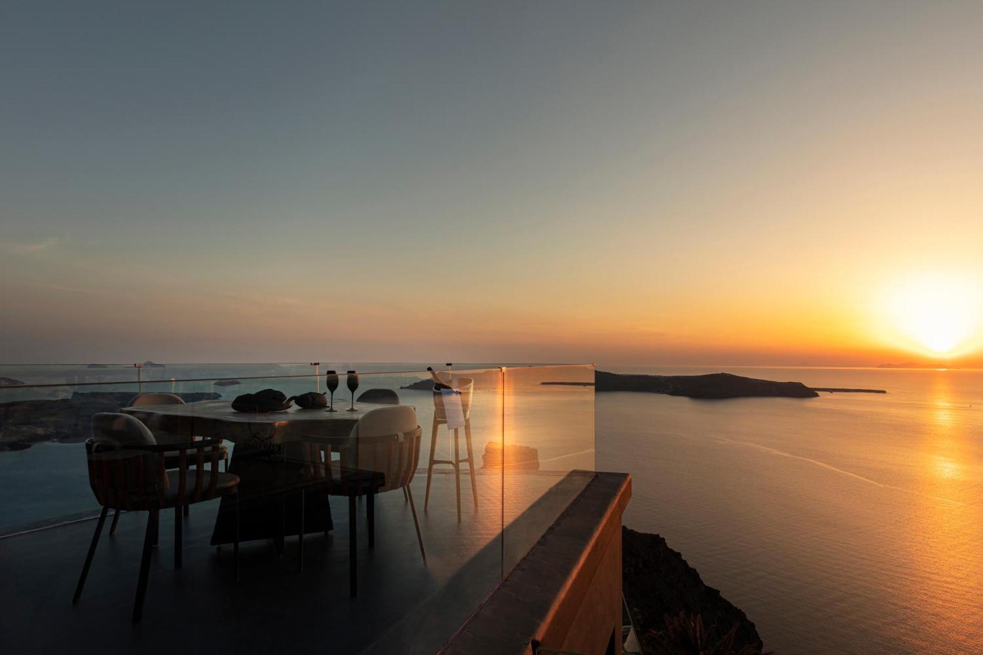 Kivotos Santorini Hotel 5*