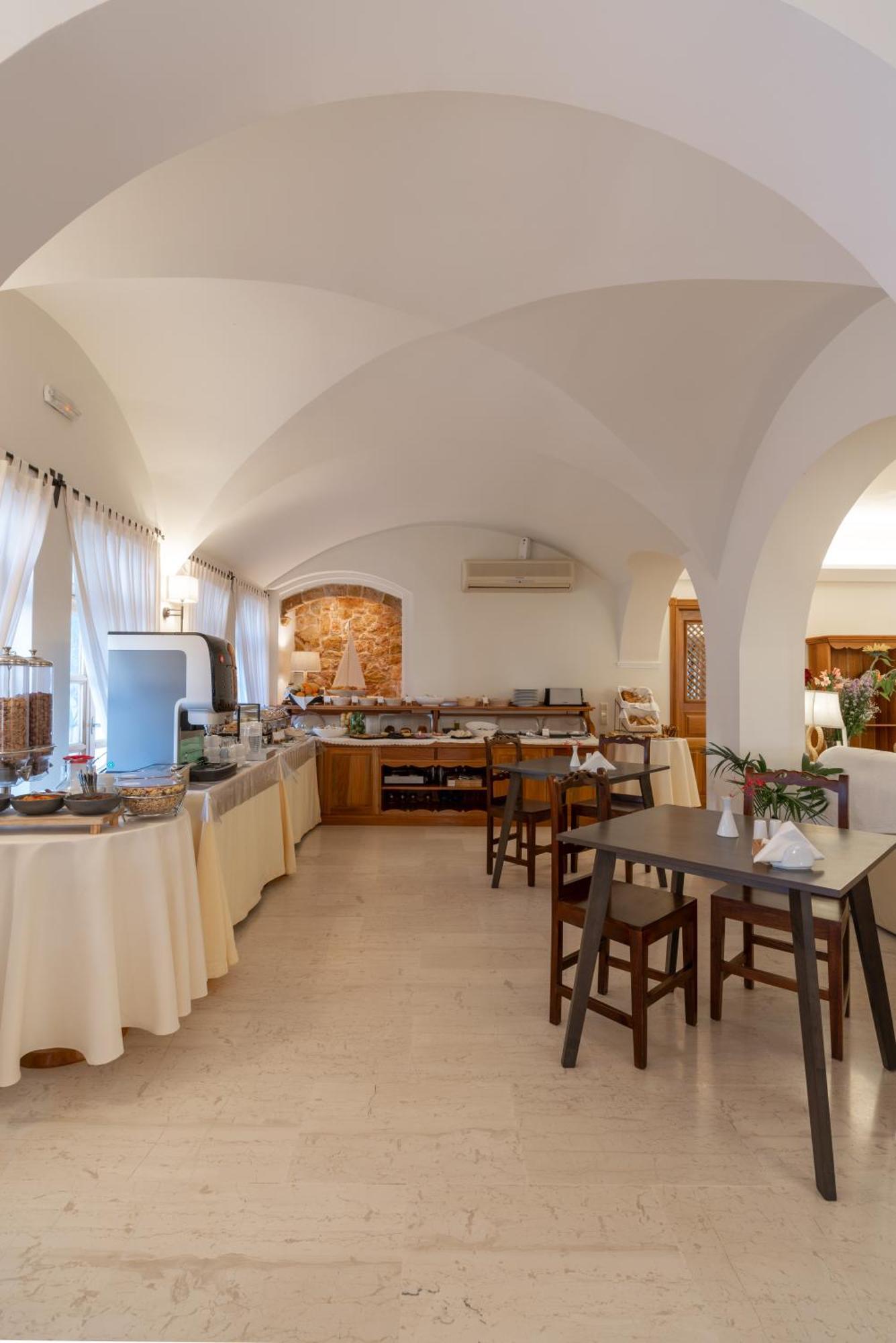 Matina 3* Kamari (Santorini)