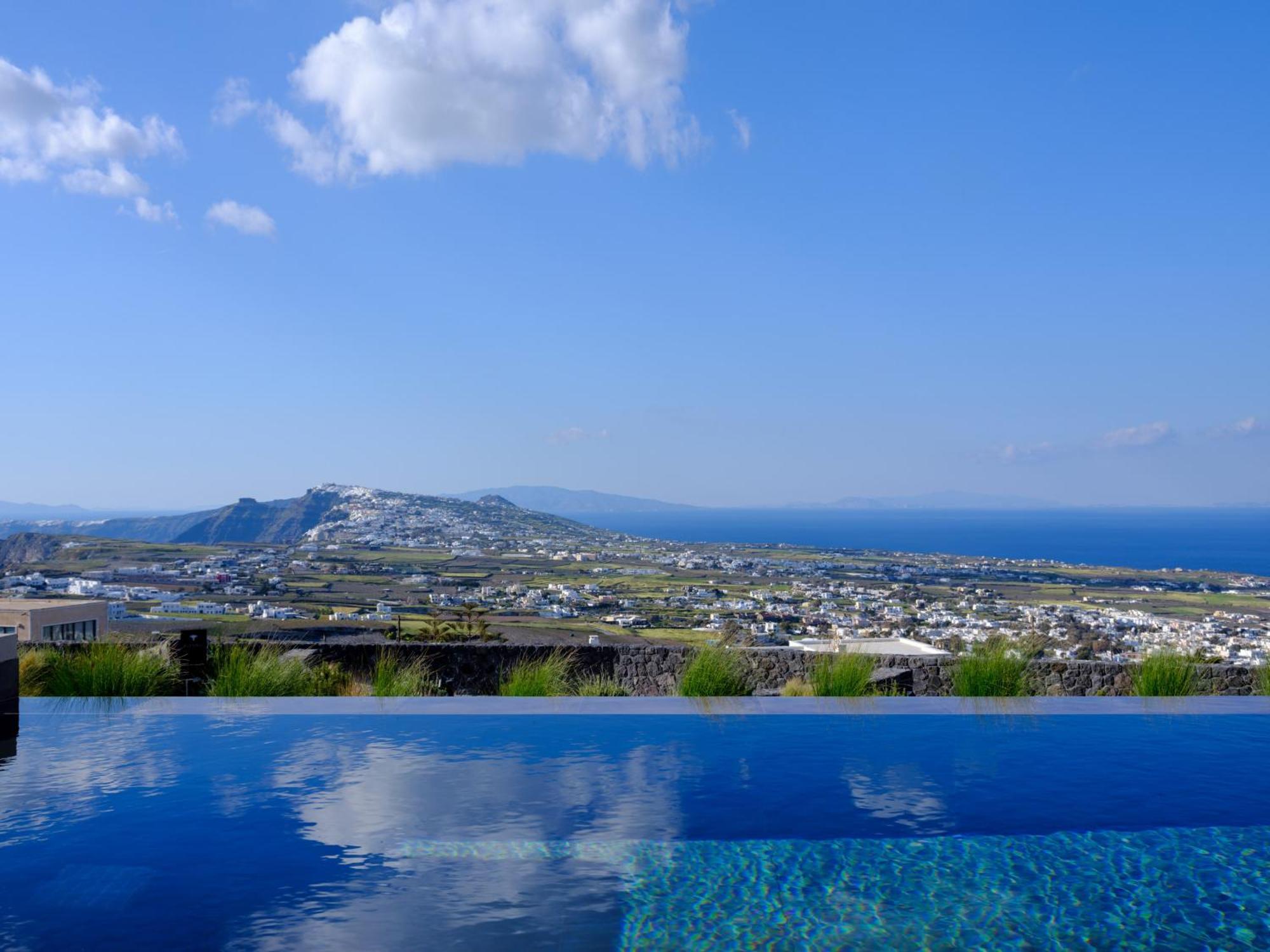 Apikia Santorini Hotel