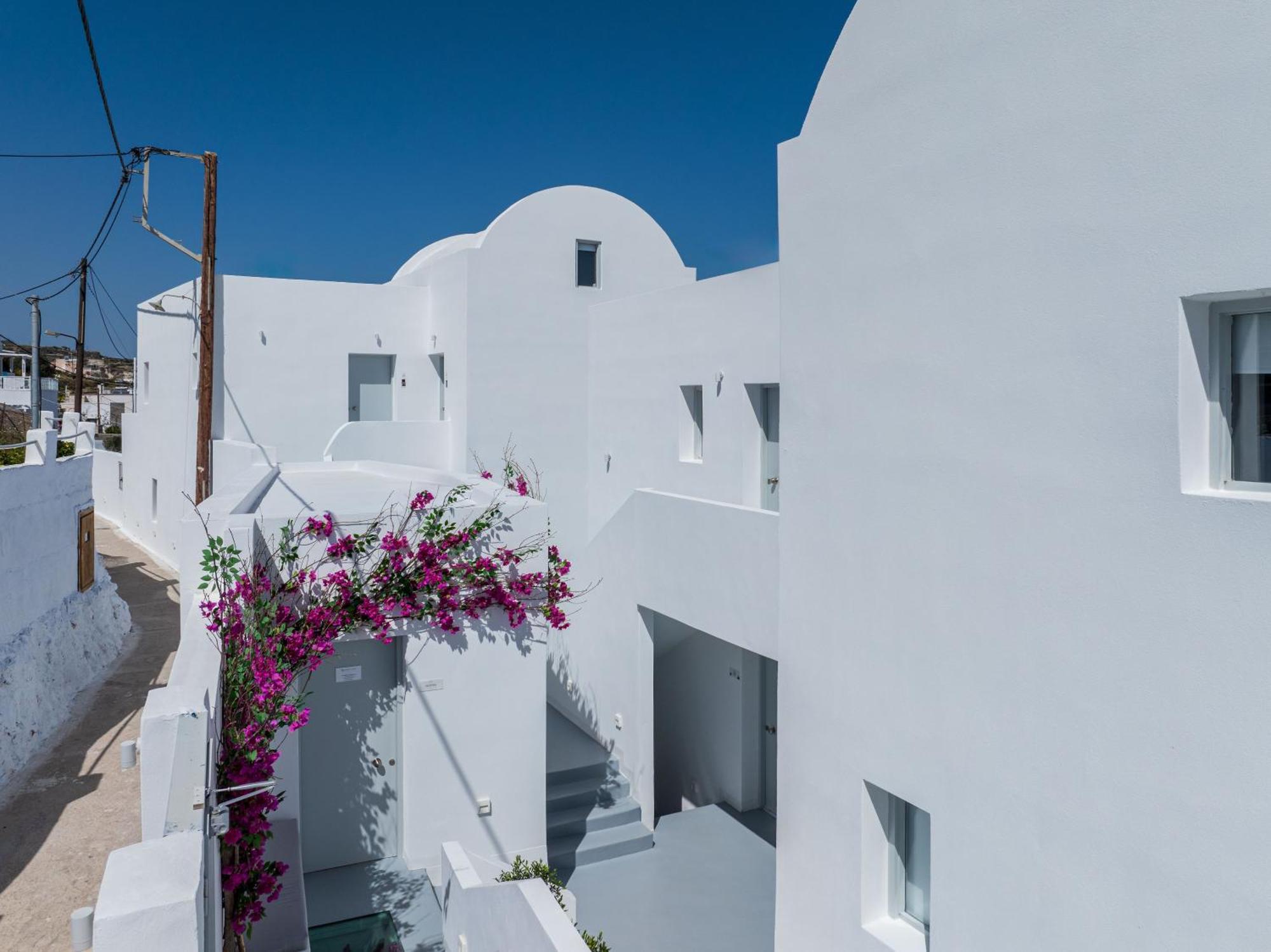 Hotel Cycladic & Fira (Santorini)